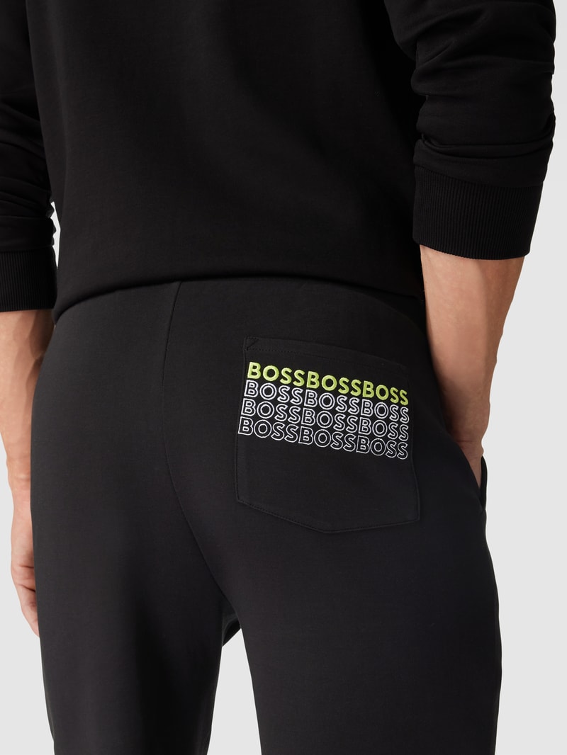 Sweatshorts mit Label-Stitching in schwarz