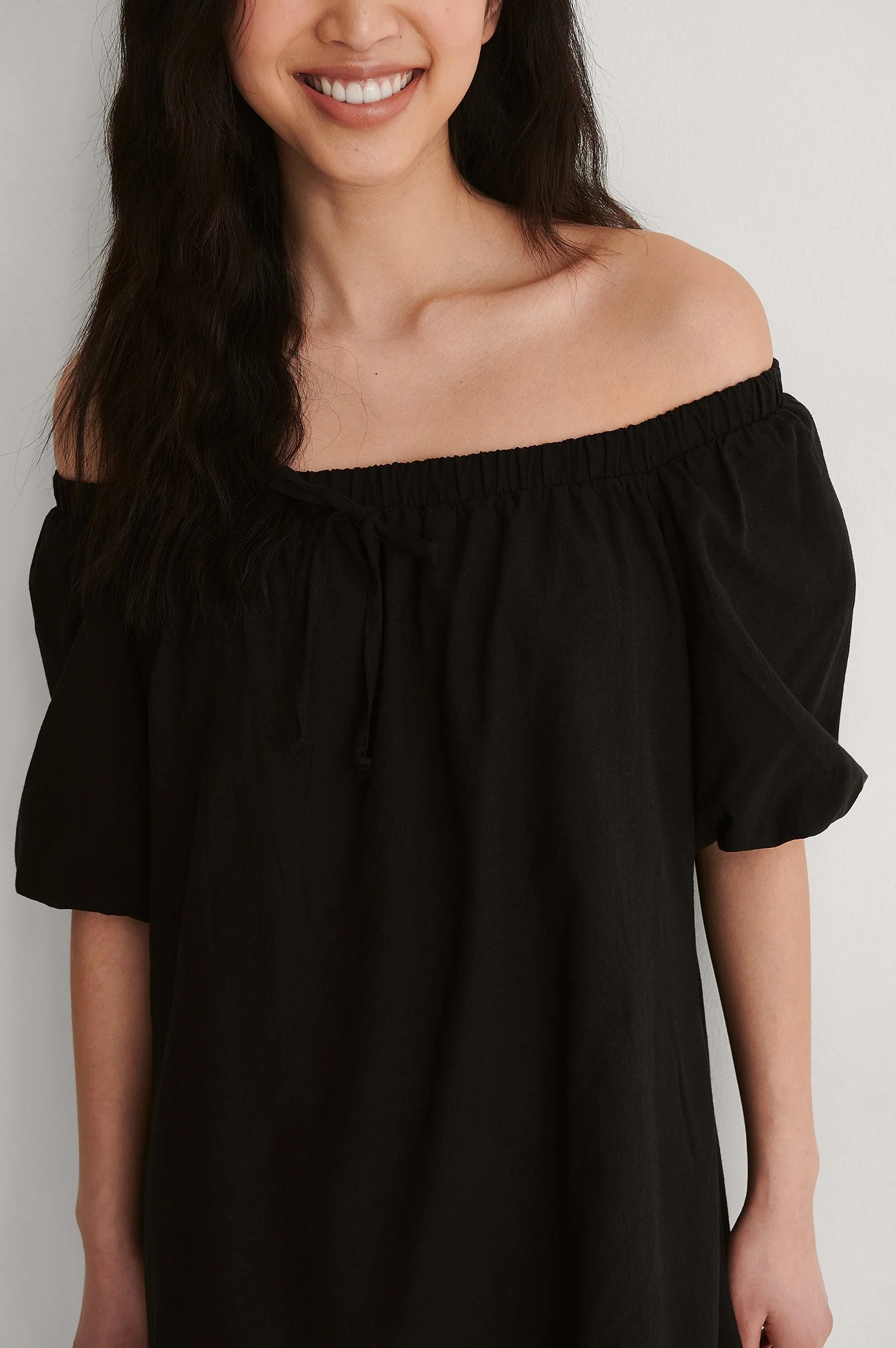 Schulterfreies Kleid