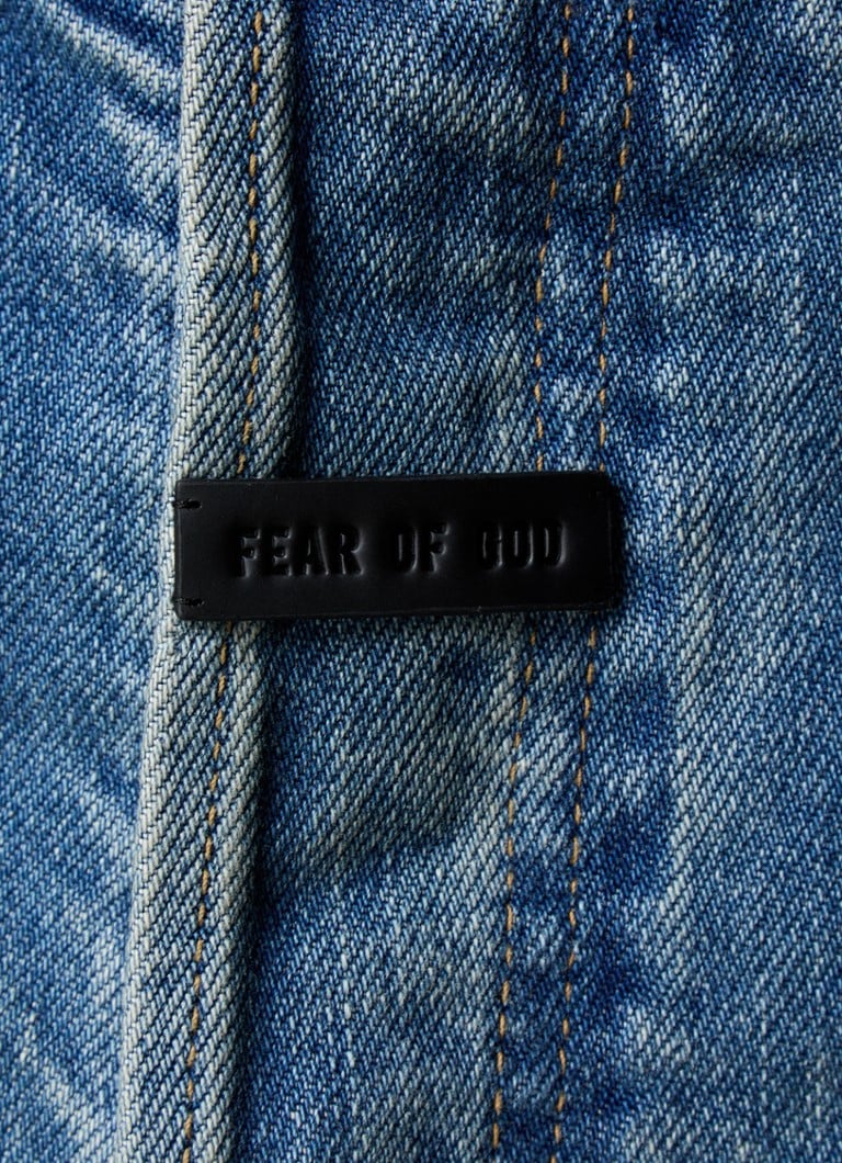 Zúžené džínsy Fear of God s patentnými záhybmi a prešívanými vreckami