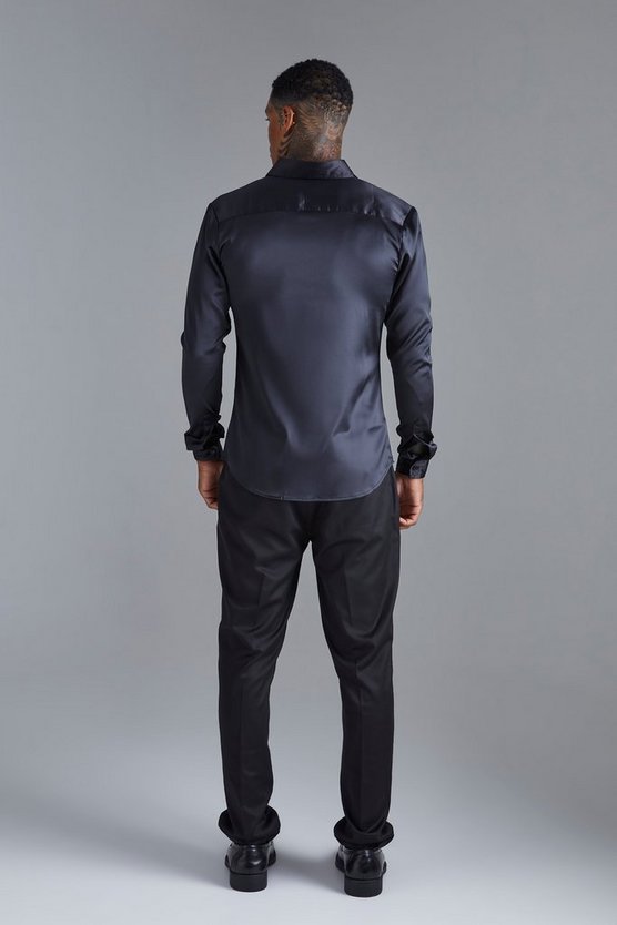 Langärmliges Muscle-Fit Satin Hemd