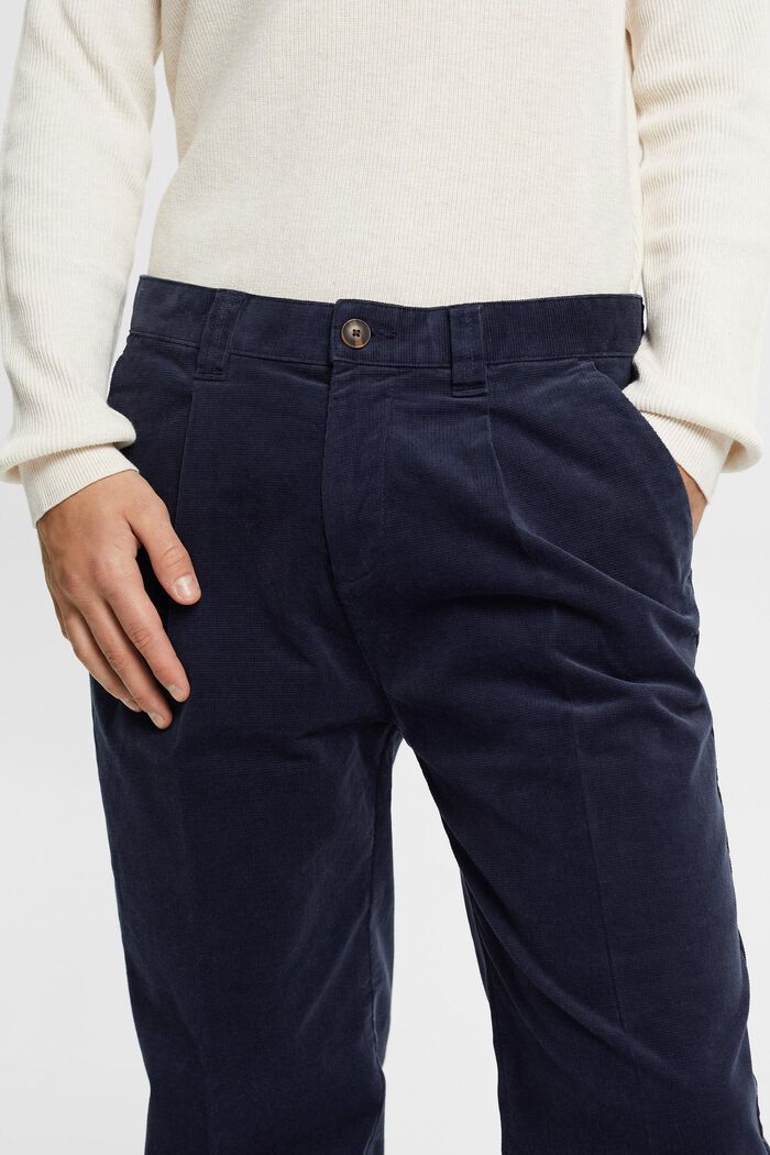 Cordhose mit weitem Bein