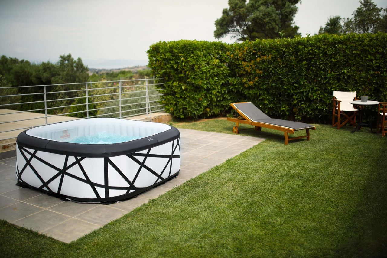 PureHaven MSpa PureHaven aufblasbarer Whirlpool 185x185x68 cm für 6 Personen selbstreinigend inkl. Filterkatuschen und Abdeckung Leergewicht 35 kg