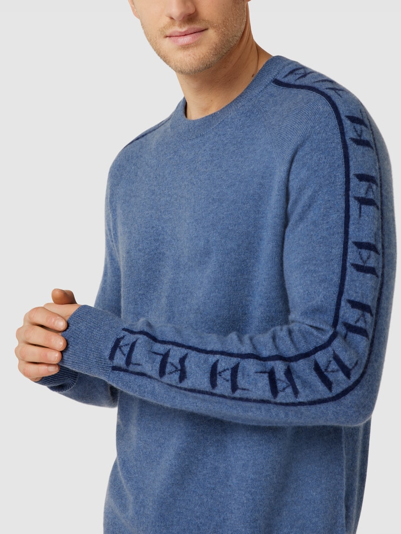 Strickpullover mit Zopfmuster in blau meliert