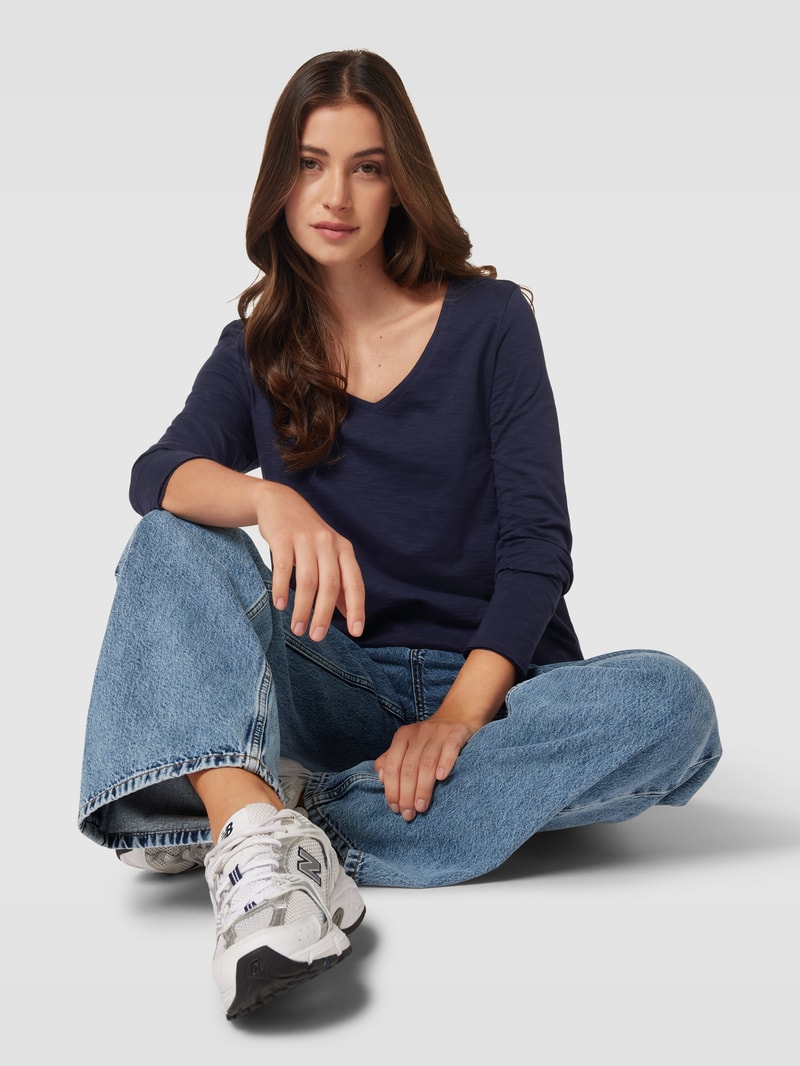 Longsleeve mit V-Ausschnitt in marineblau