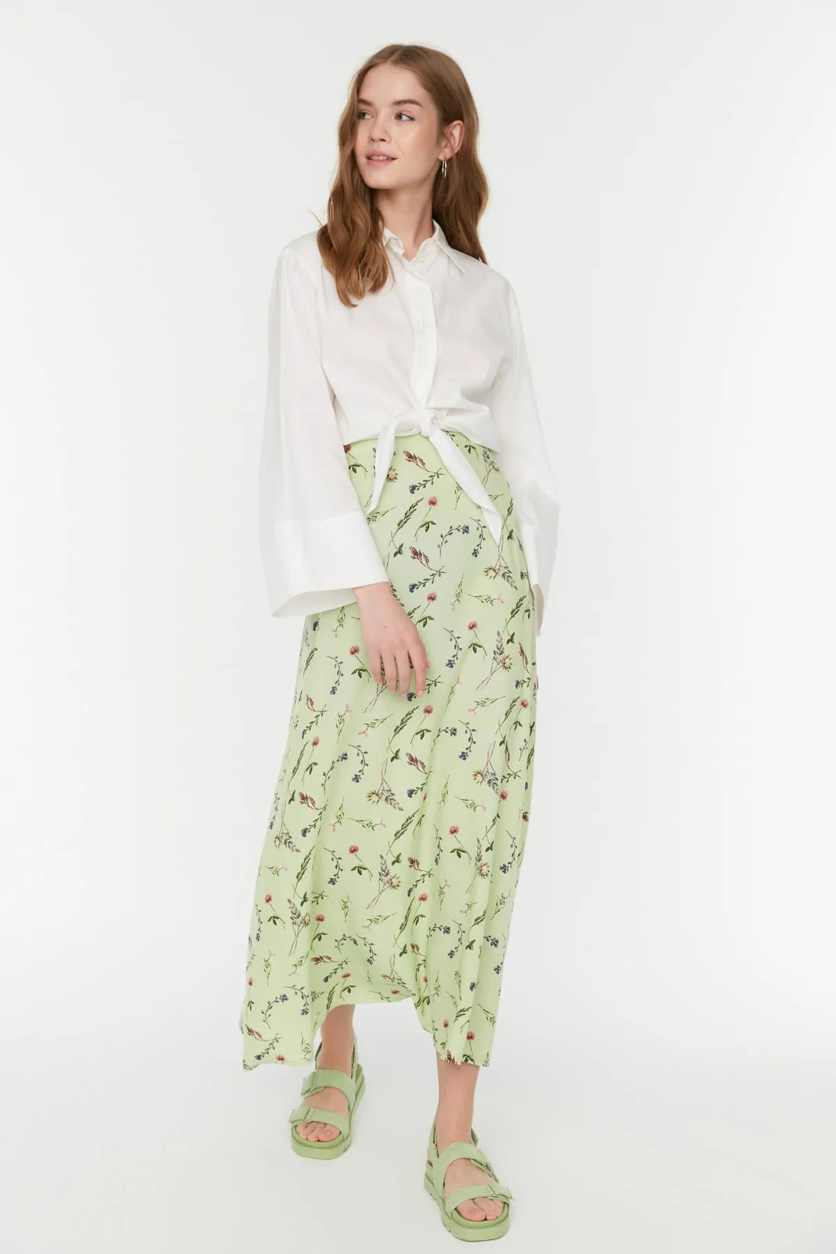 Trendyol Modest  Grüner gewebter Rock mit Blumenmuster und hoher Taille TCTSS22EE0006