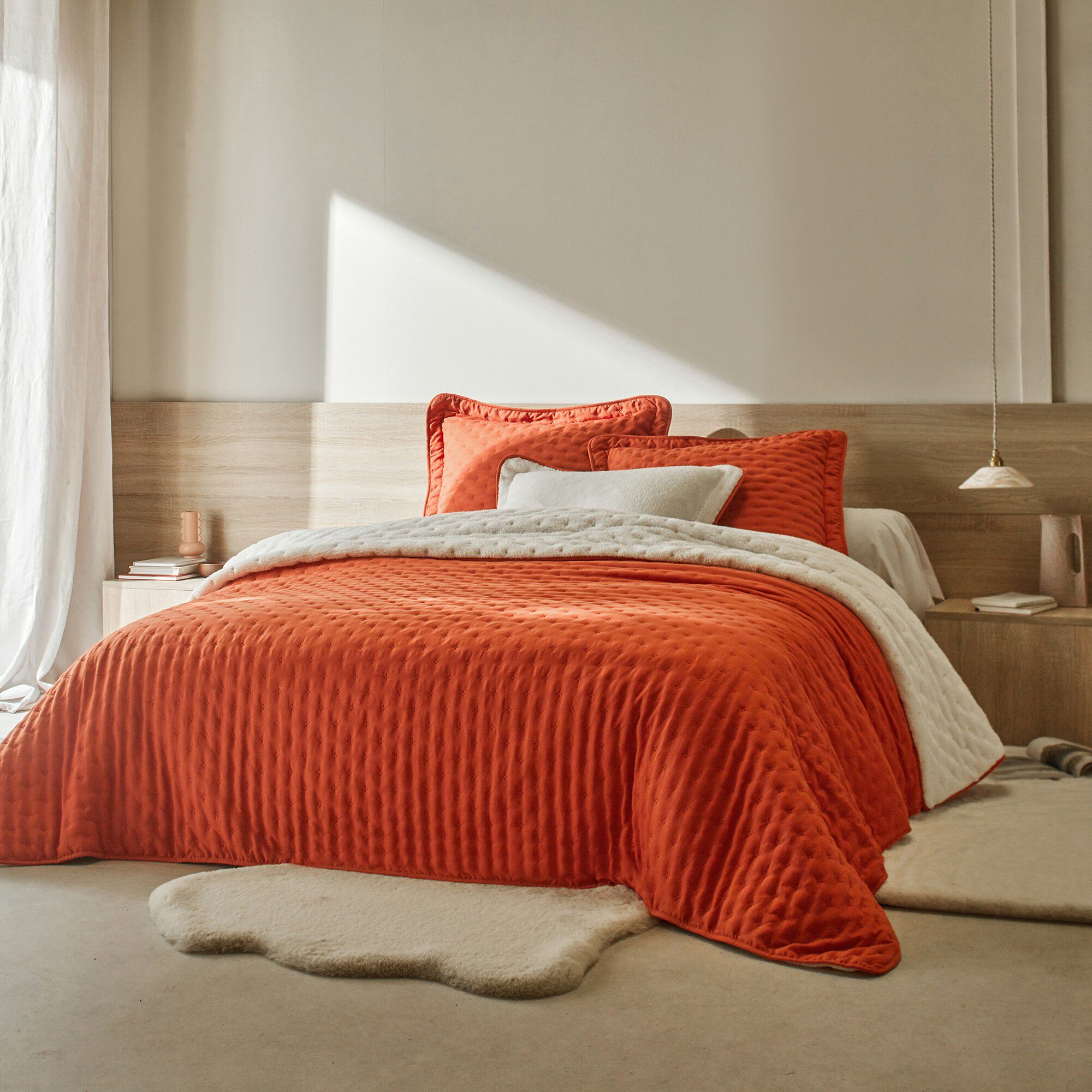 Couvre-lit réversible microfibre matelassée/sherpa