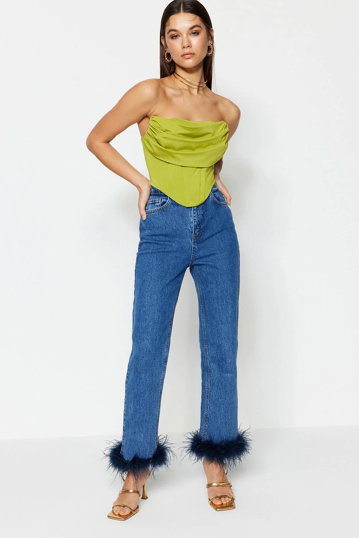 Trendyol Collection  Hellgrünes, bauchfreies, gefüttertes Strickkorsett mit detailliertem Bustier TPRSS23BS00006
