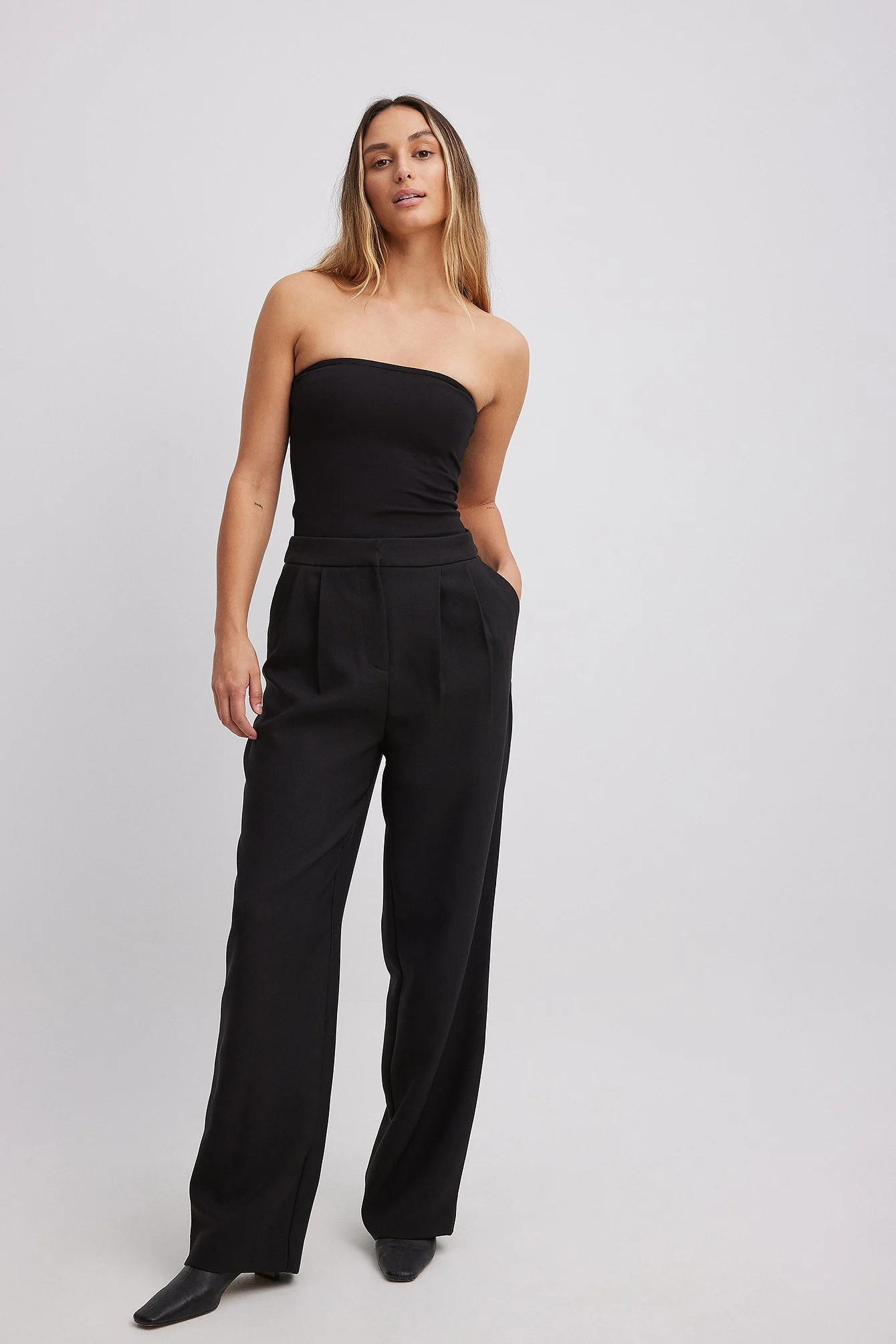 Recycelte plissierte Anzughose mit hoher Taille