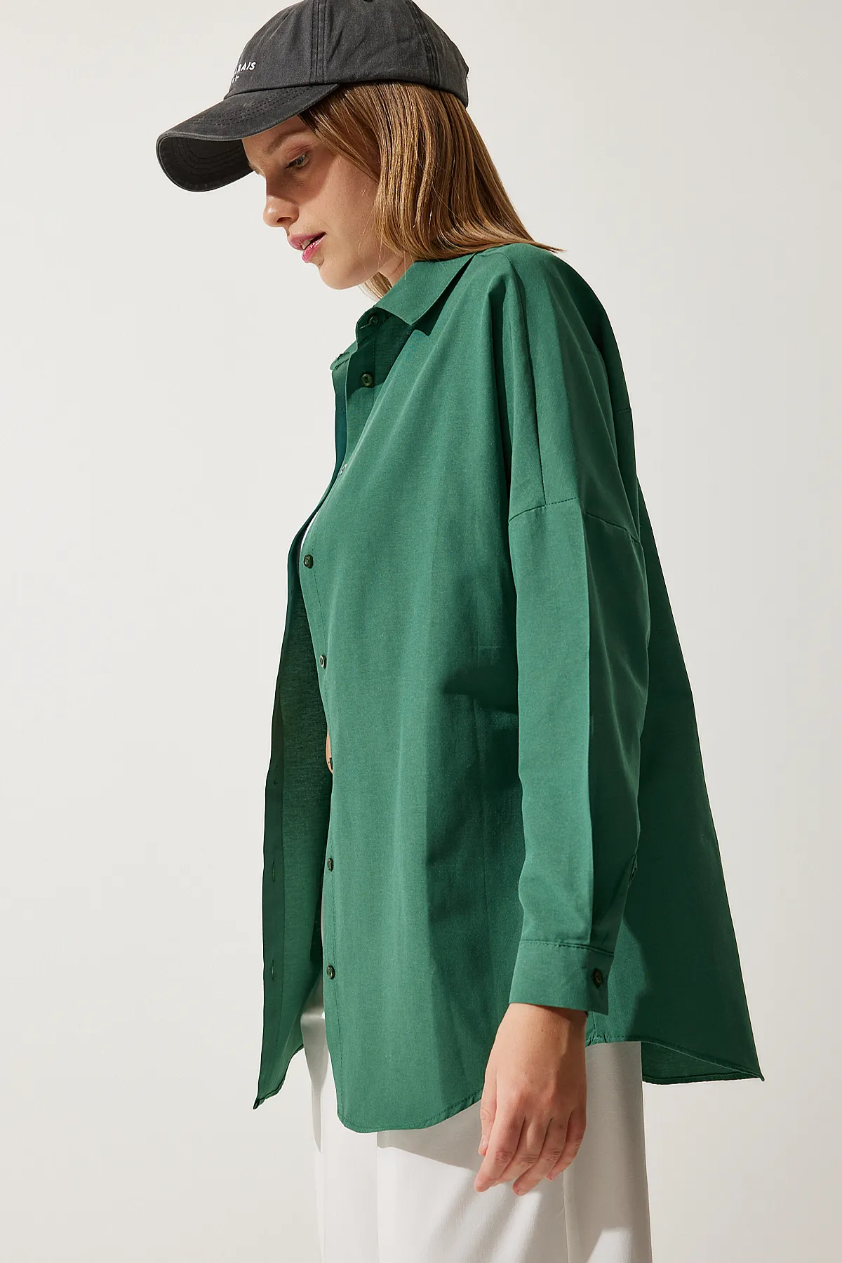 Happiness İstanbul  Smaragdgrünes, langes Basic-Shirt für Damen in Übergröße 3900 DD00842