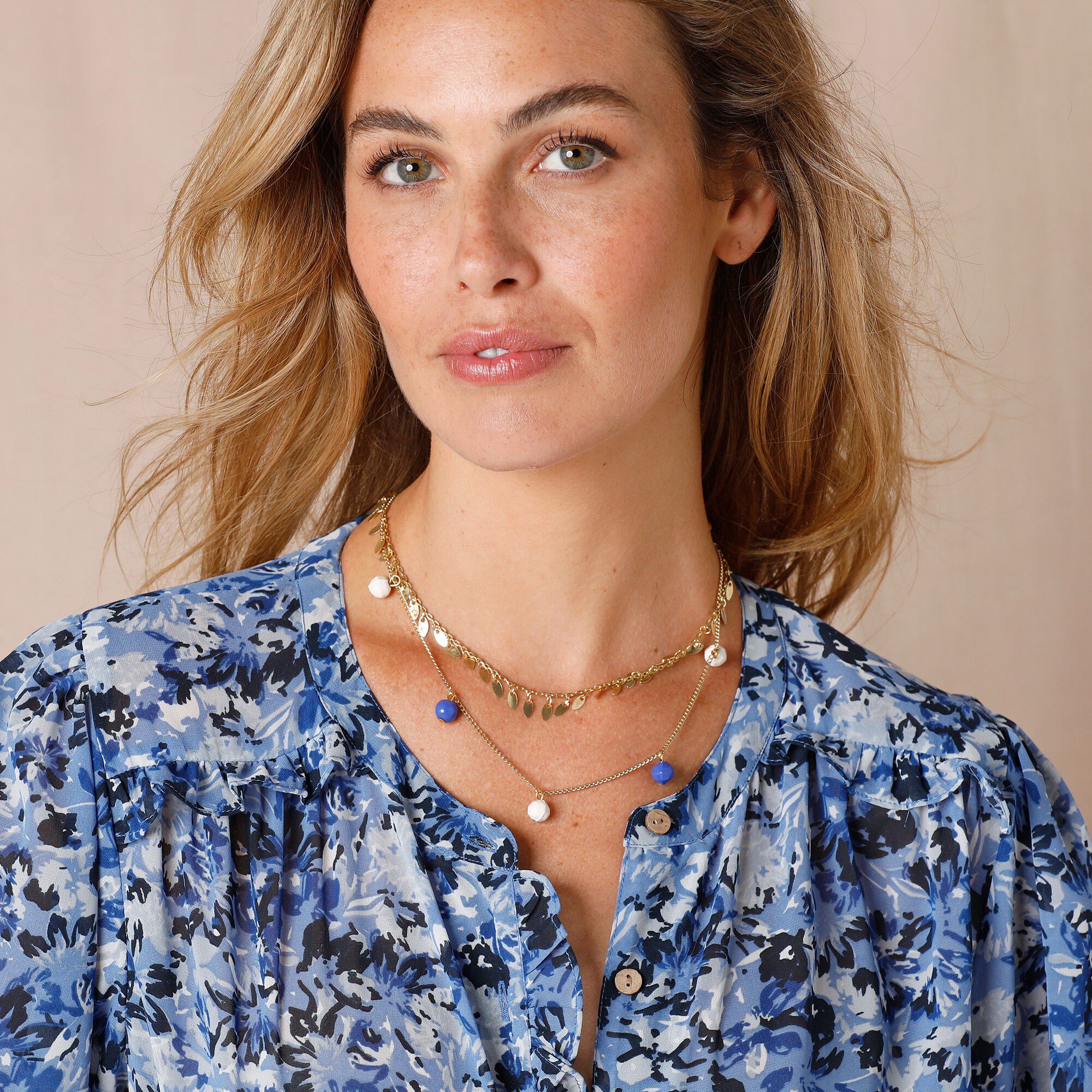 Collier multirangs doré