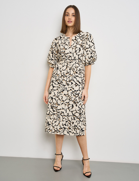 Kleid mit Puffärmeln