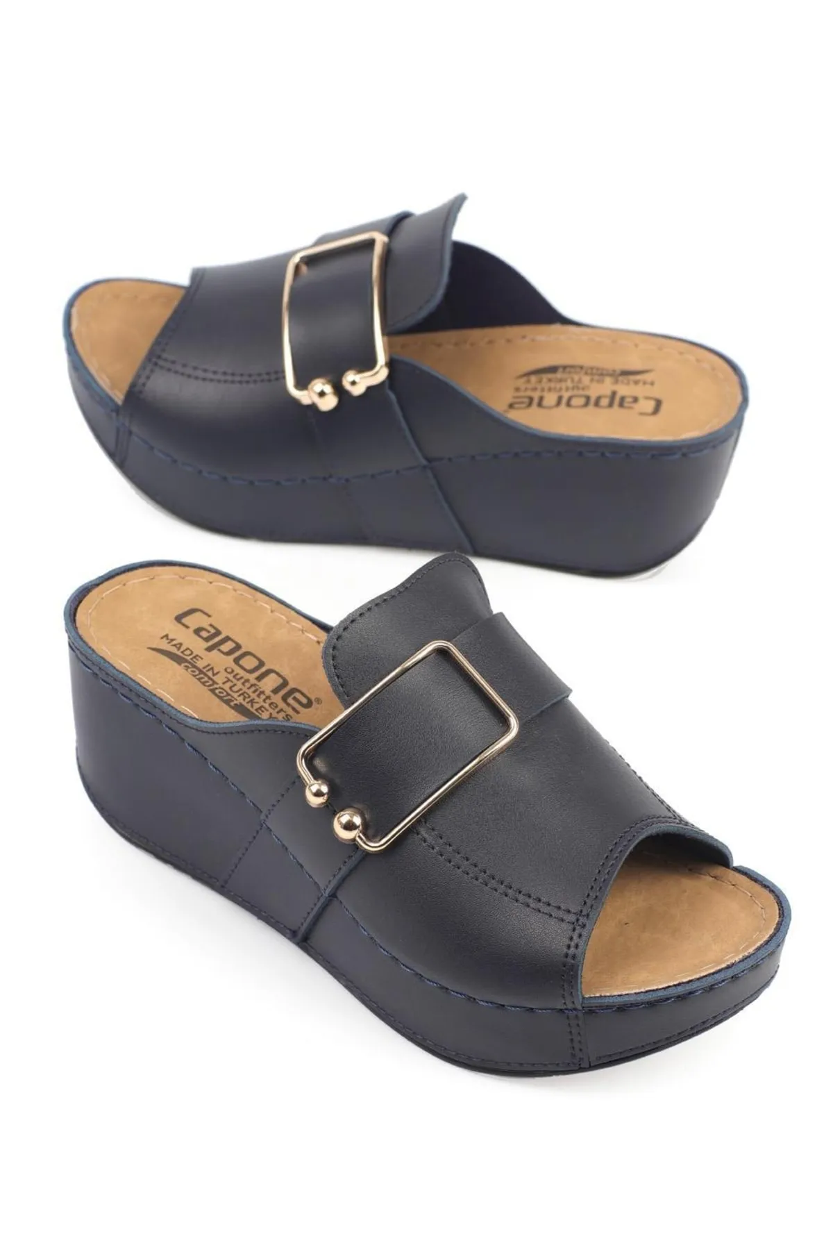 Capone Outfitters  Anatomisch weiche, bequeme Mutterhausschuhe mit Keilabsatz