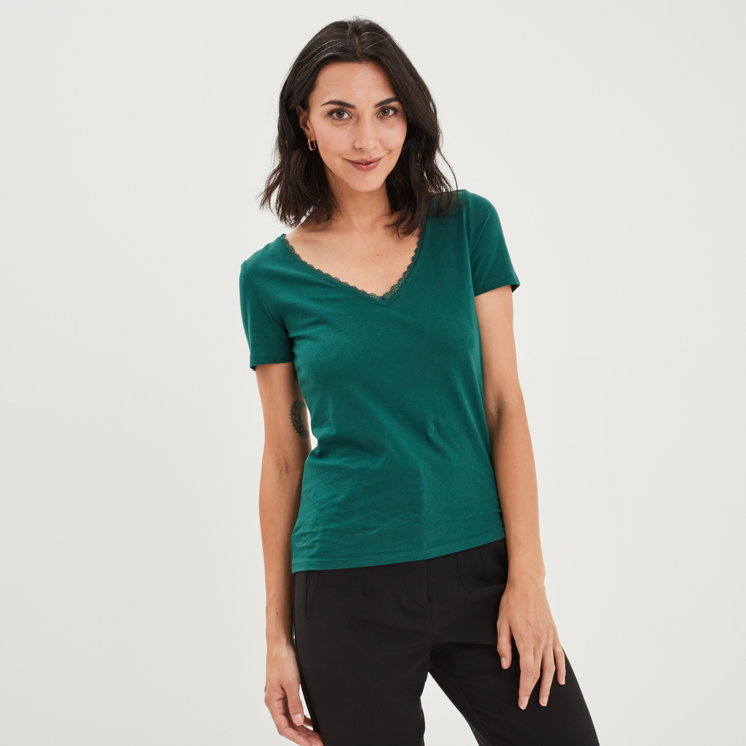 T-shirt dos dentelle boutonné col en V vert foncé femme | La Halle