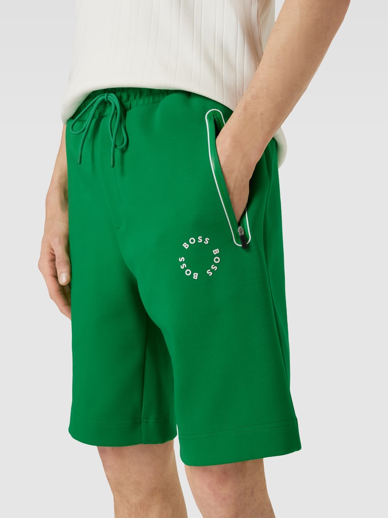 Sweatshorts mit Motiv-Print in hellgrün