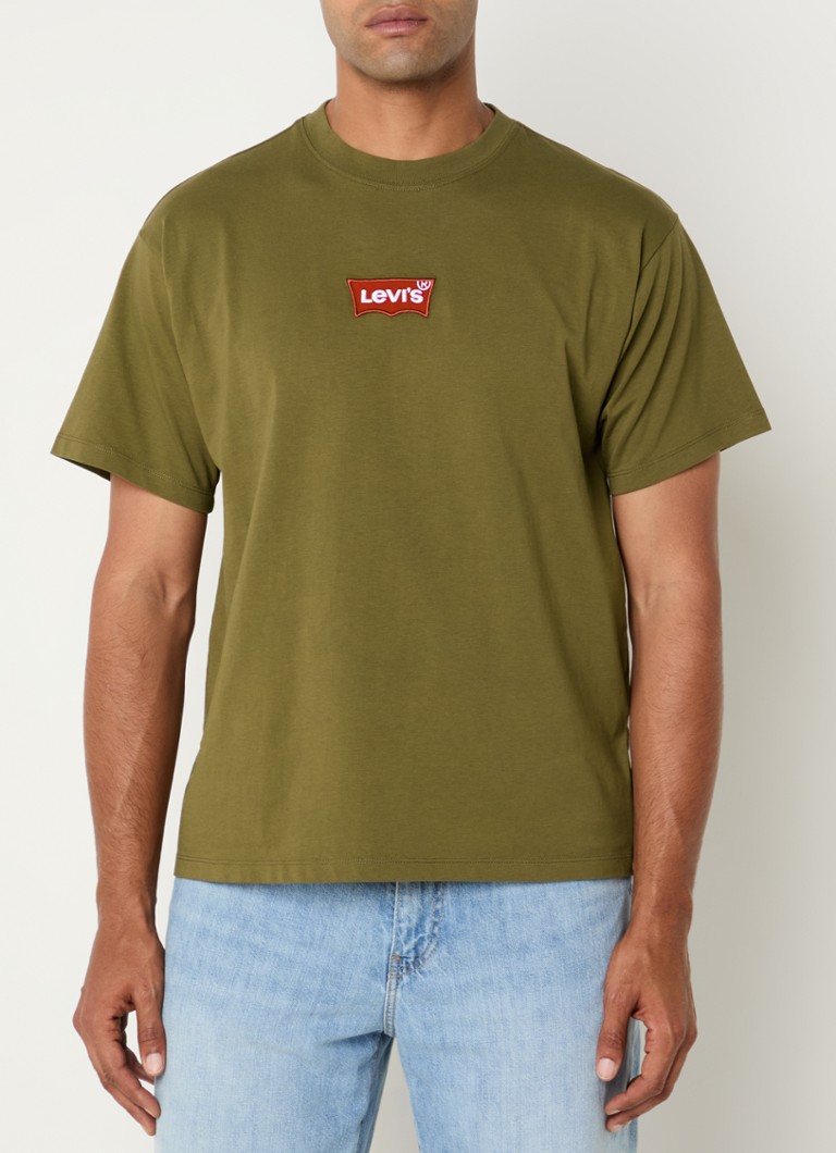 Camiseta Levi's com bordado do logotipo