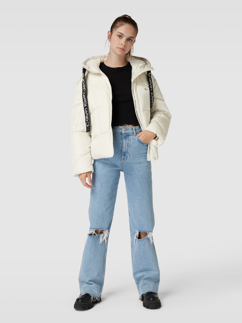 Steppjacke mit Label-Details in offwhite