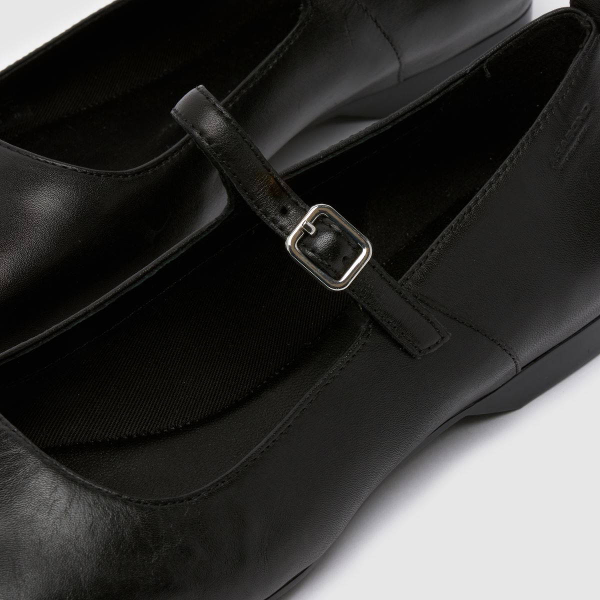 Vagabond Shoemakers – Delia – Svarta ballerinaskor med Mary Jane-motiv