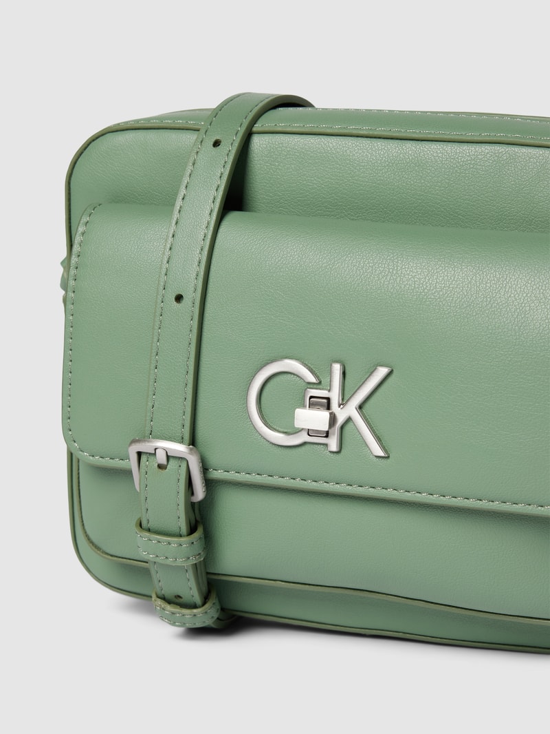 Umhängetasche in Leder-Optik in mint