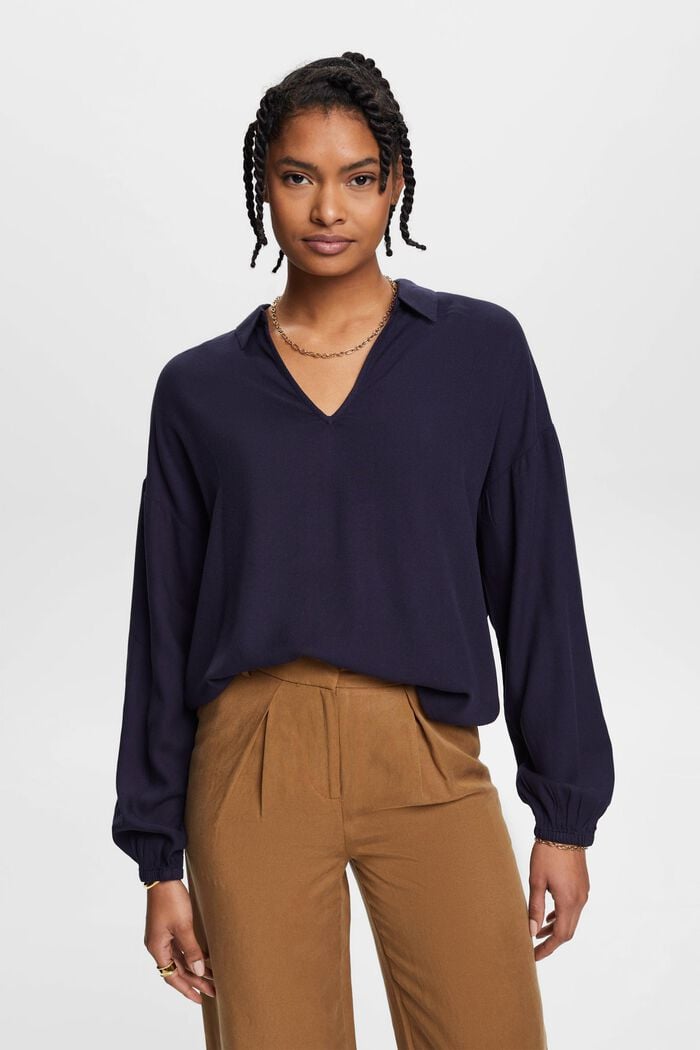 Bluse mit V-Ausschnitt und Umlegekragen