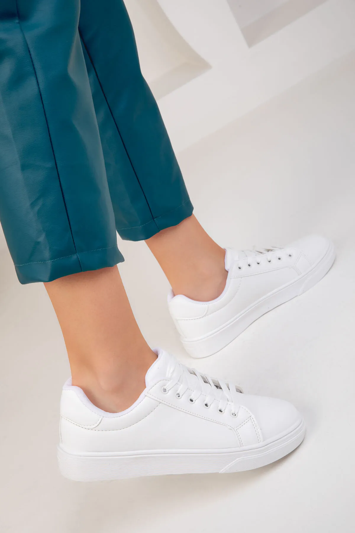 SOHO  Weiße Damen Sneakers 14395