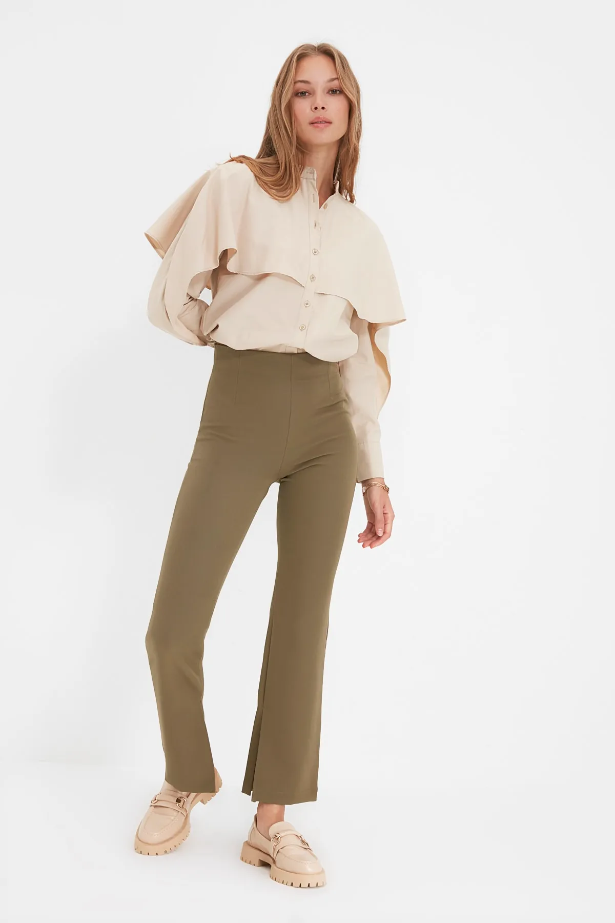 Trendyol Collection  Helle Khaki-Flare-Webhose mit hoher Taille TWOAW22PL0243