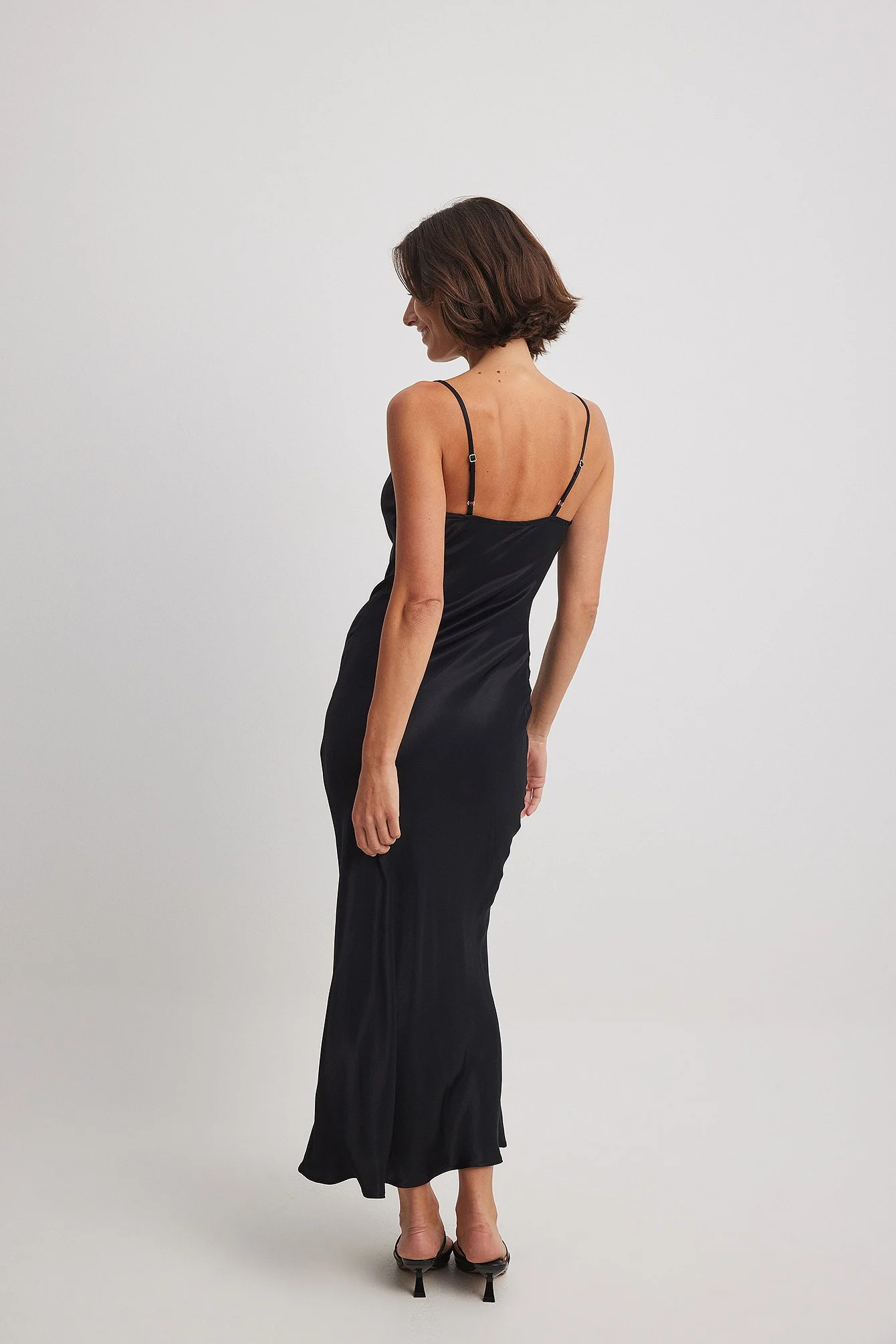 Midi-Slipkleid mit Wasserfallausschnitt