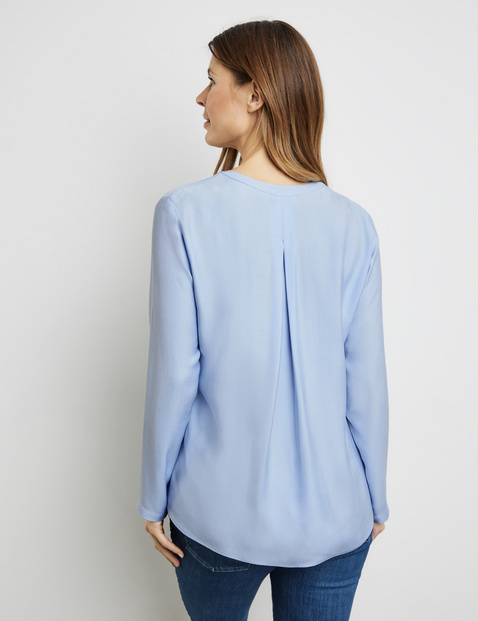 Fließende Bluse mit Kellerfalte