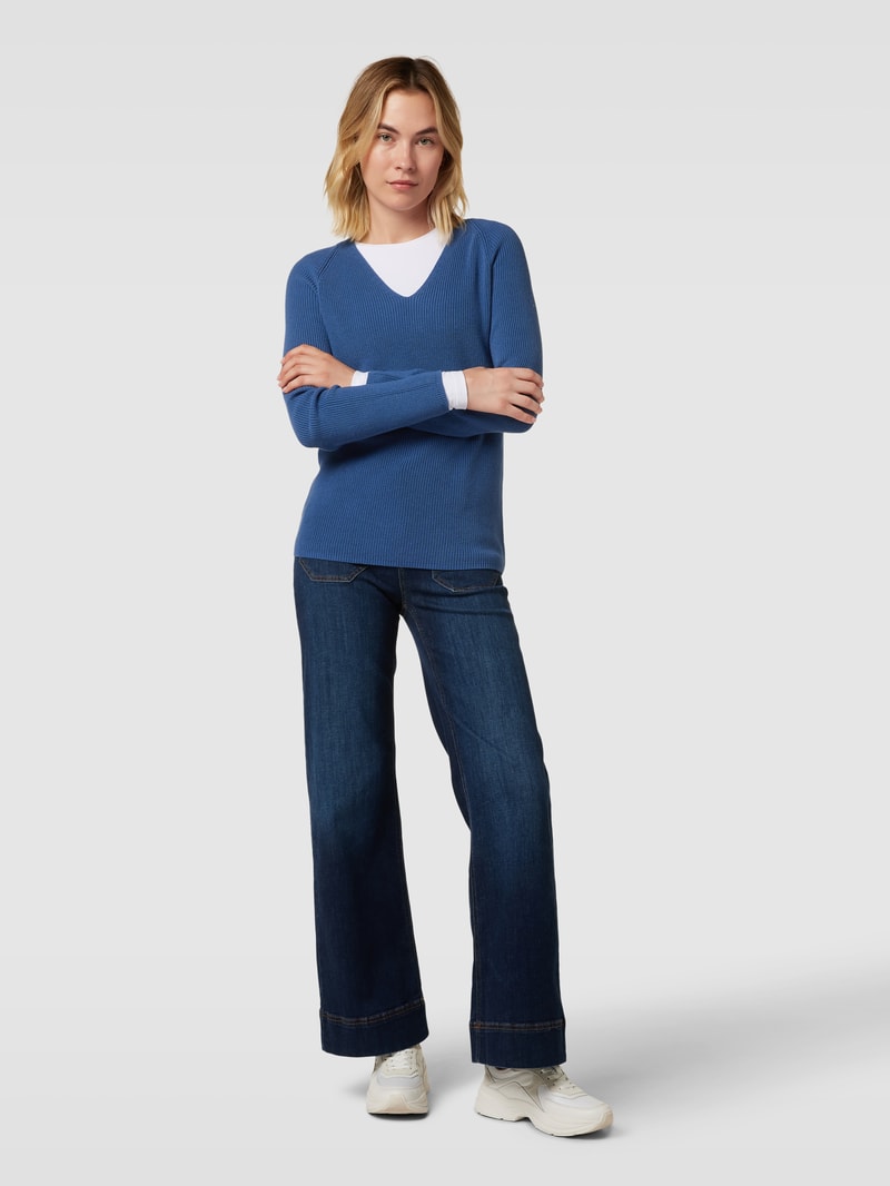 Strickpullover mit V-Ausschnitt in jeans