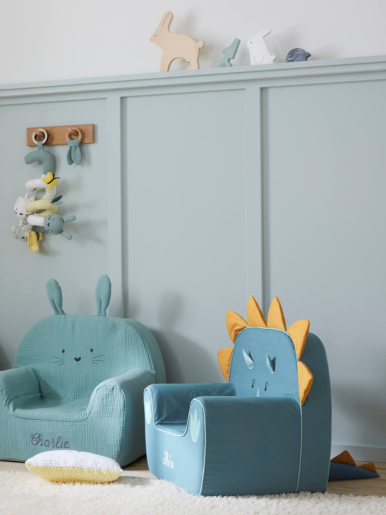 Vertbaudet Kinderzimmer Sessel in Dino-Form, Triceratops, personalisierbar - blau/karamell