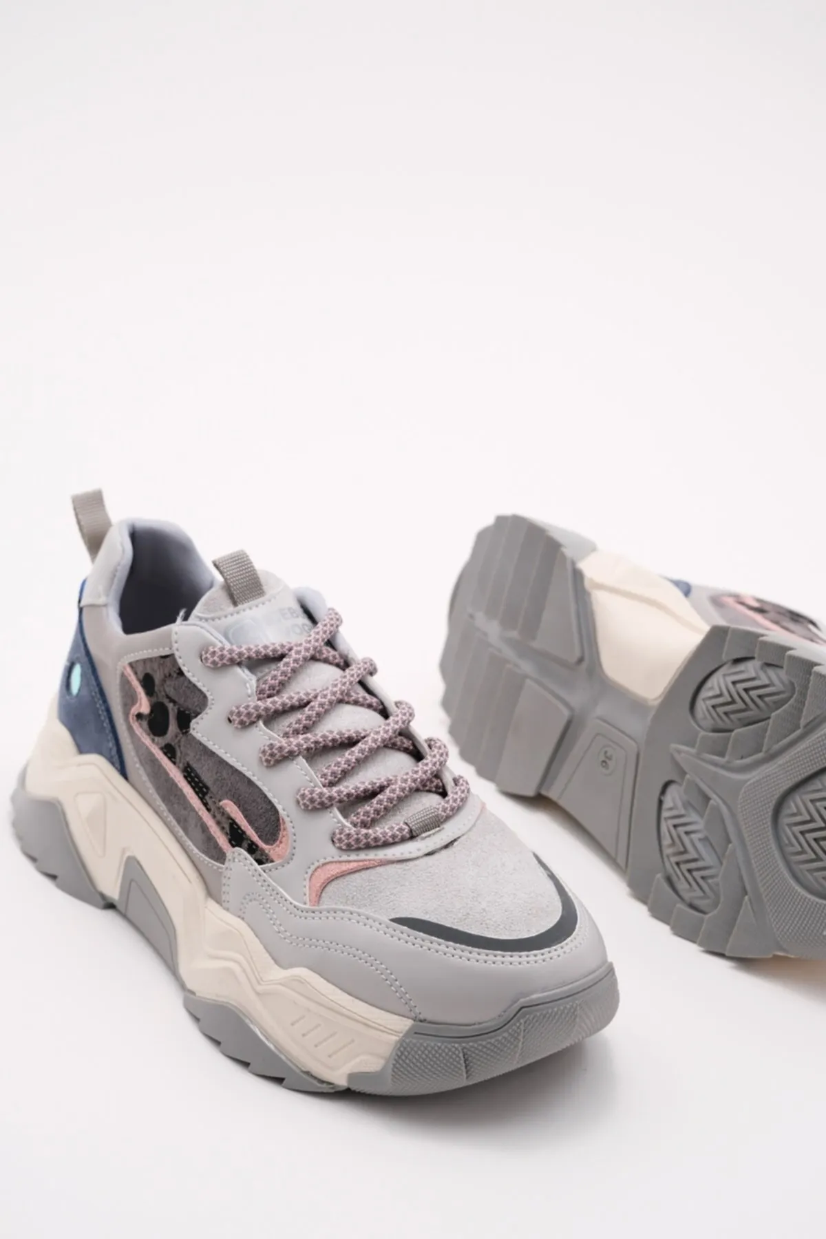 LuviShoes  65100 Eisgraue Damen-Sportschuhe