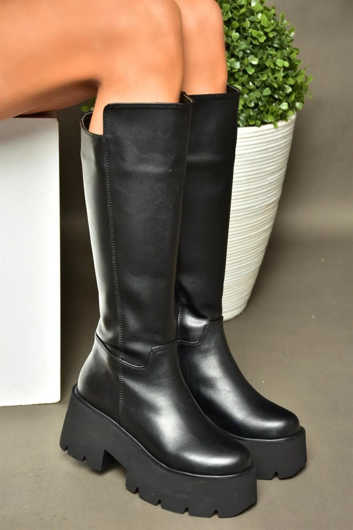 Fox Shoes  R610132009 Schwarze Damenstiefel mit dicken Sohlen