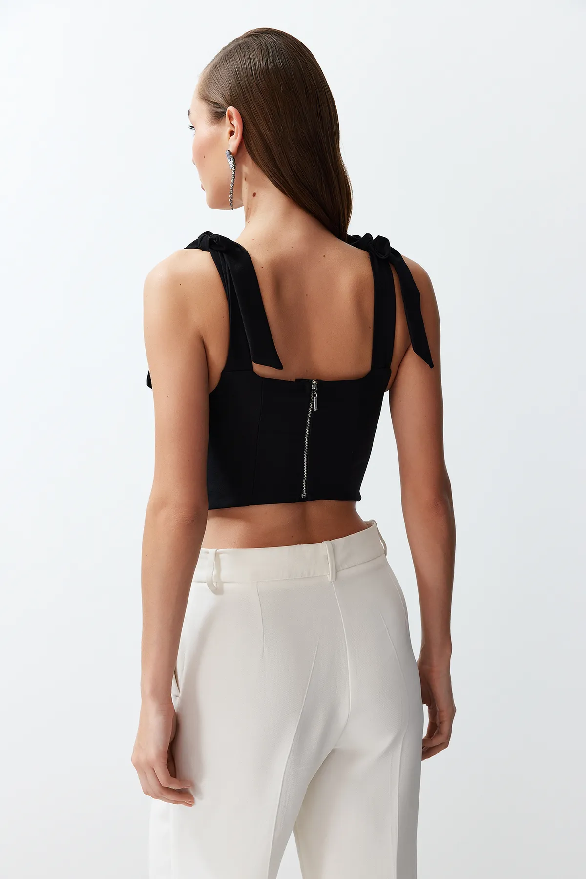 Trendyol Collection  Kurzes Bustier mit schwarzer Krawatte