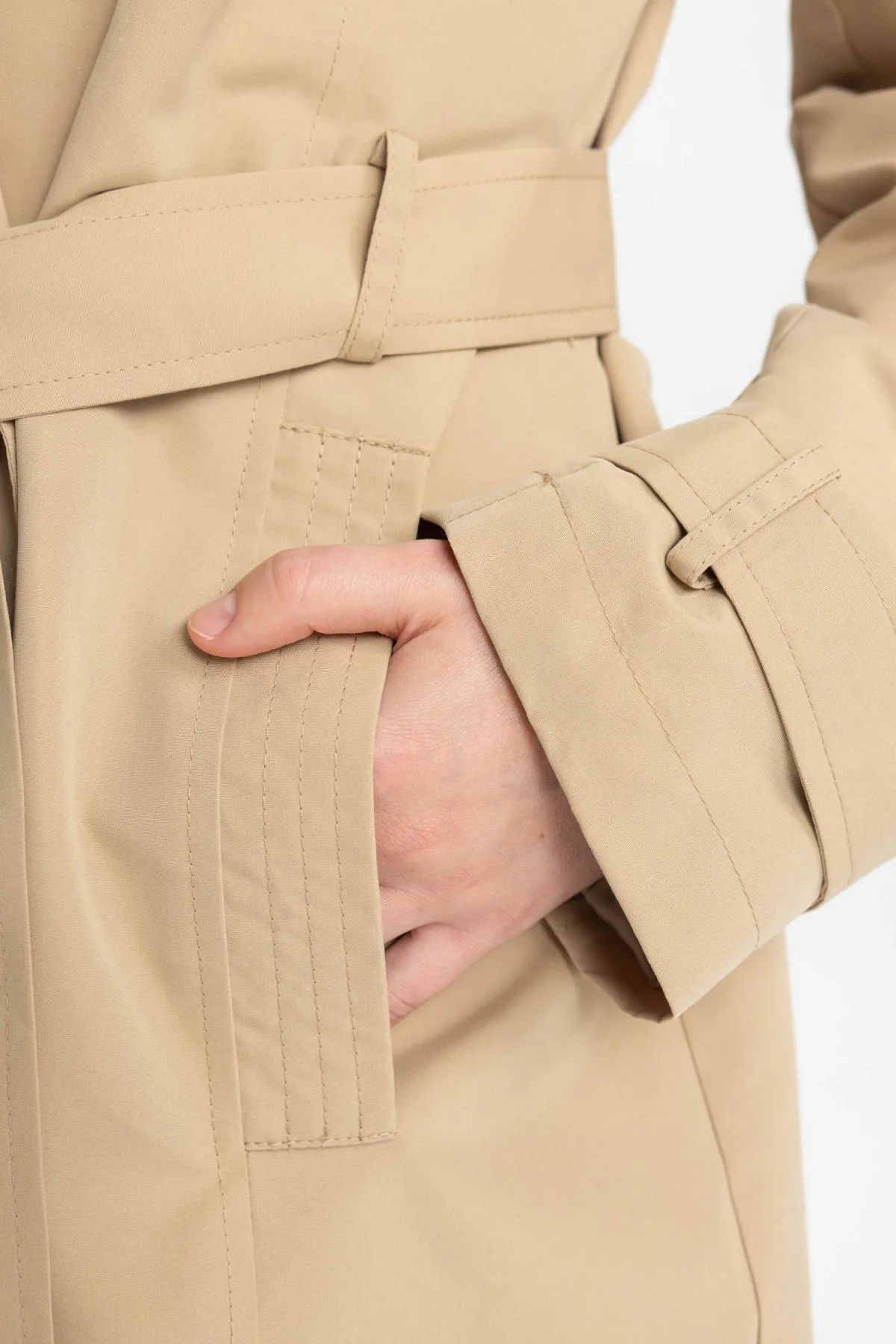 DeFacto  Wasserdichter Trenchcoat mit normaler Passform und Gürtel A0593ax24sp