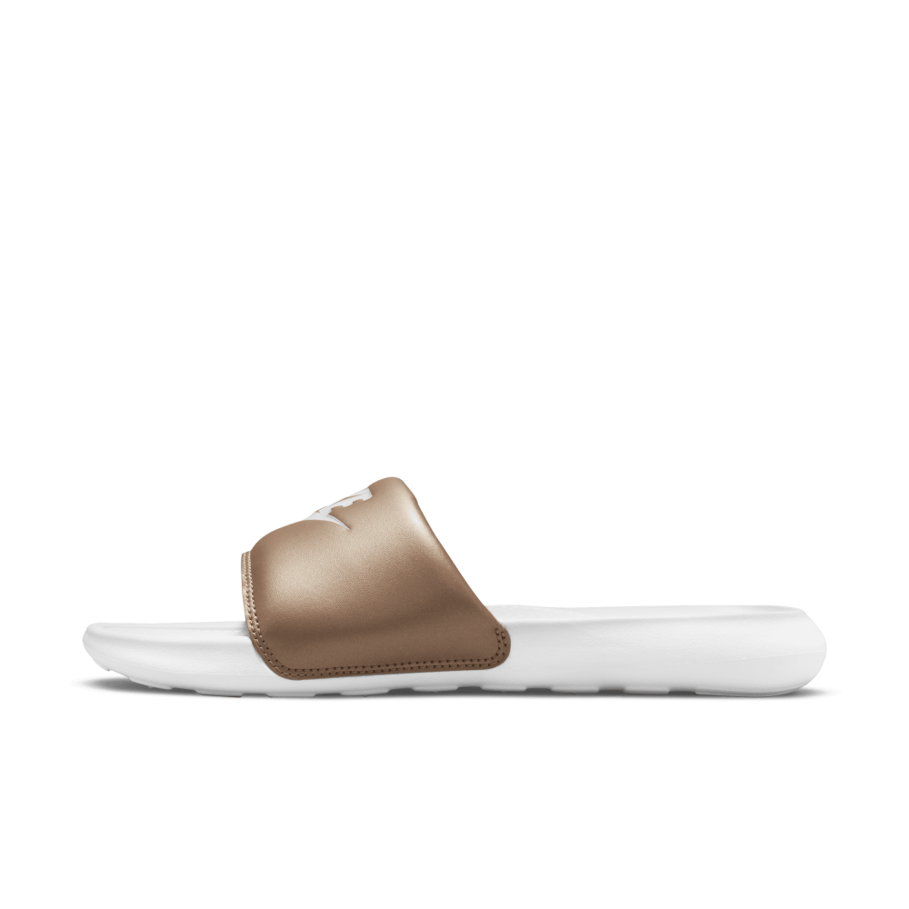 Nike Victori One CN9677-900 / weiss