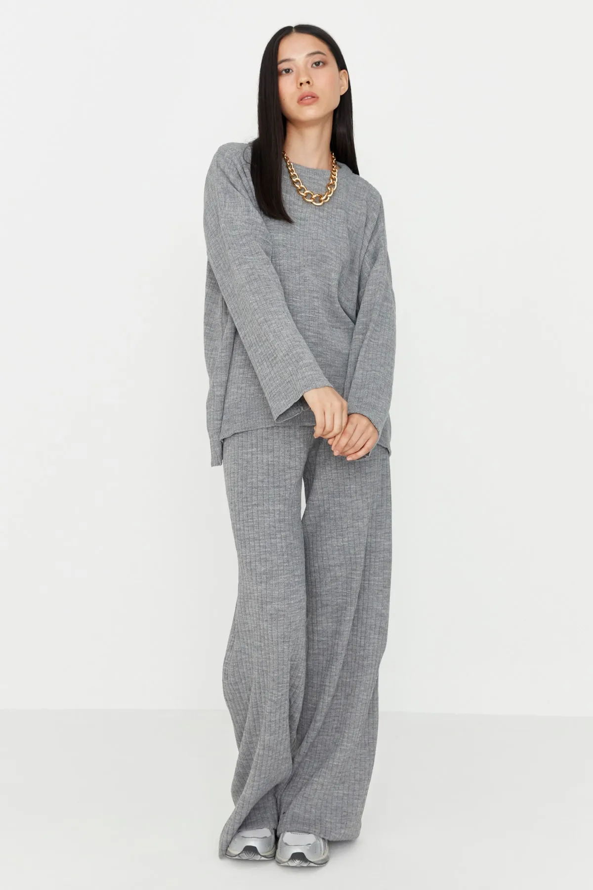 Trendyol Collection  Graues Strickoberteil- und -unterteil-Set mit Rundhalsausschnitt TWOSS20AU0084