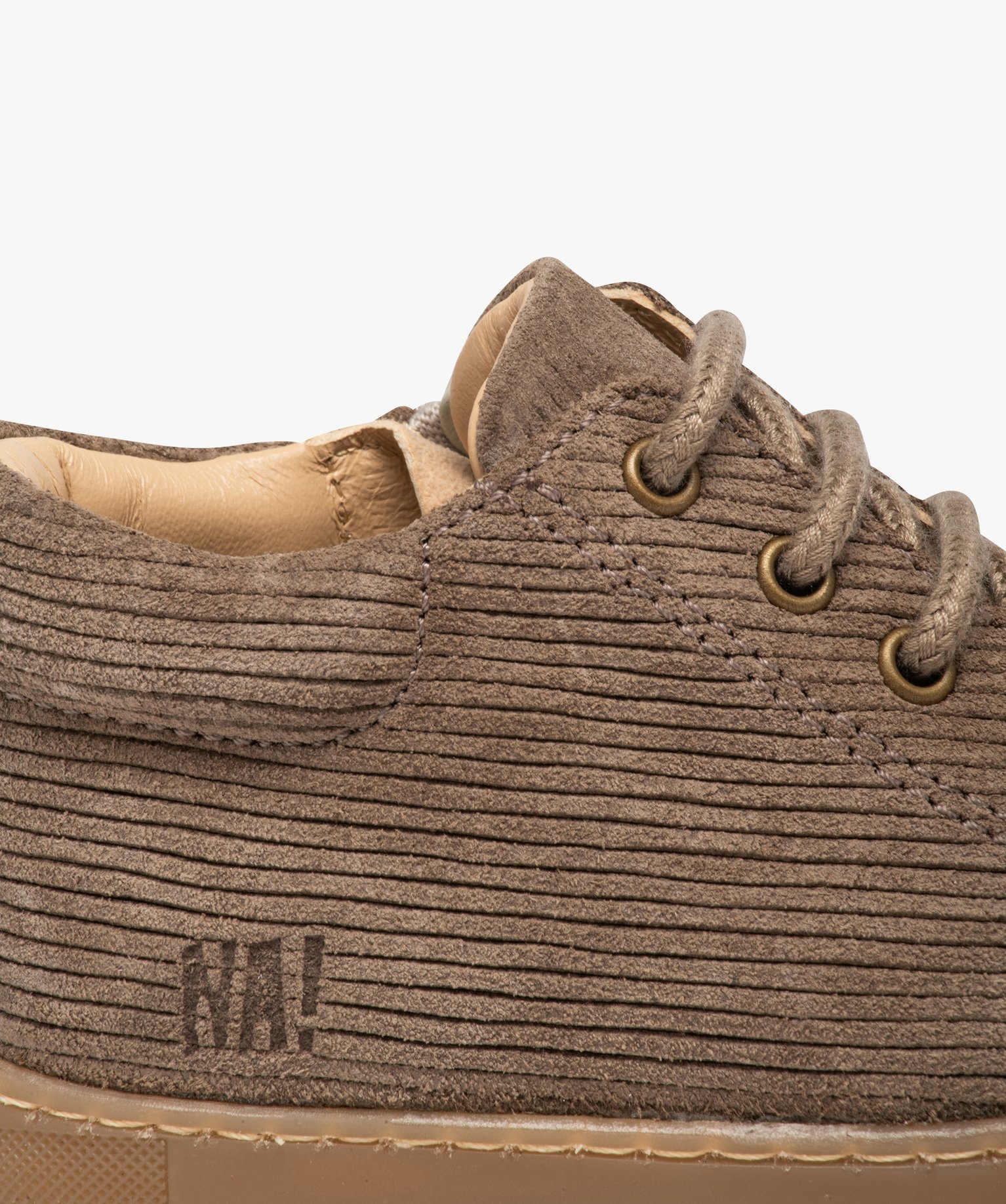 Chaussures premiers pas fille unies en cuir effet velours - NA! taupe | GEMO