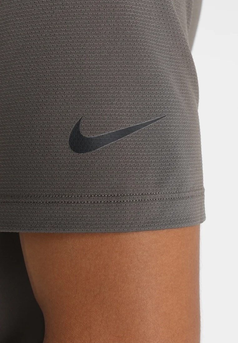 Camiseta básica Nike Performance