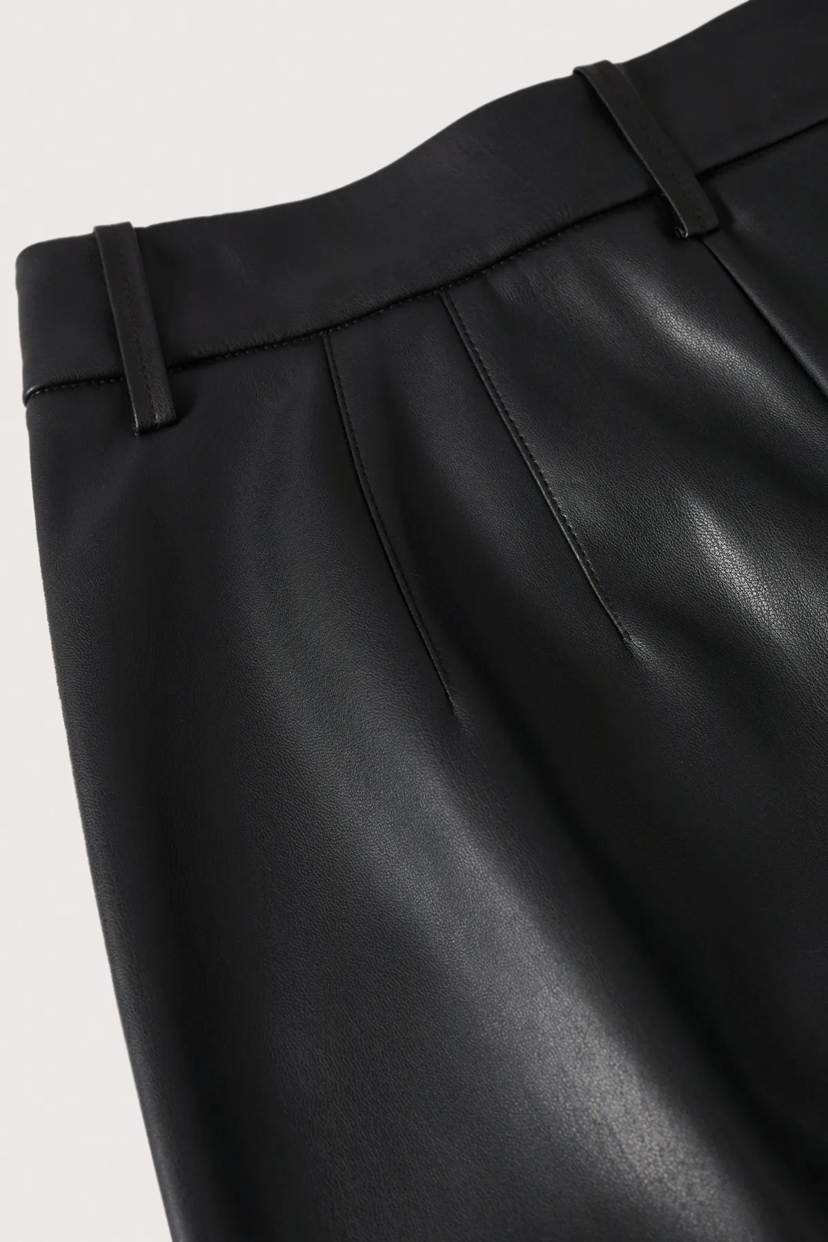 MANGO  Schwarze Damenhose 37035902