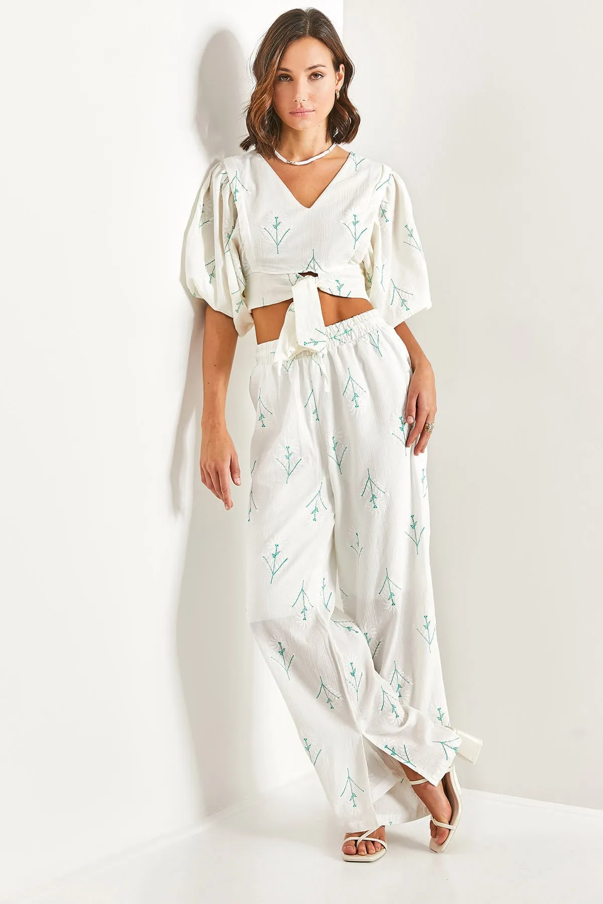 Bianco Lucci  Damen-Set mit bauchfreier Bluse und Hose zum Binden