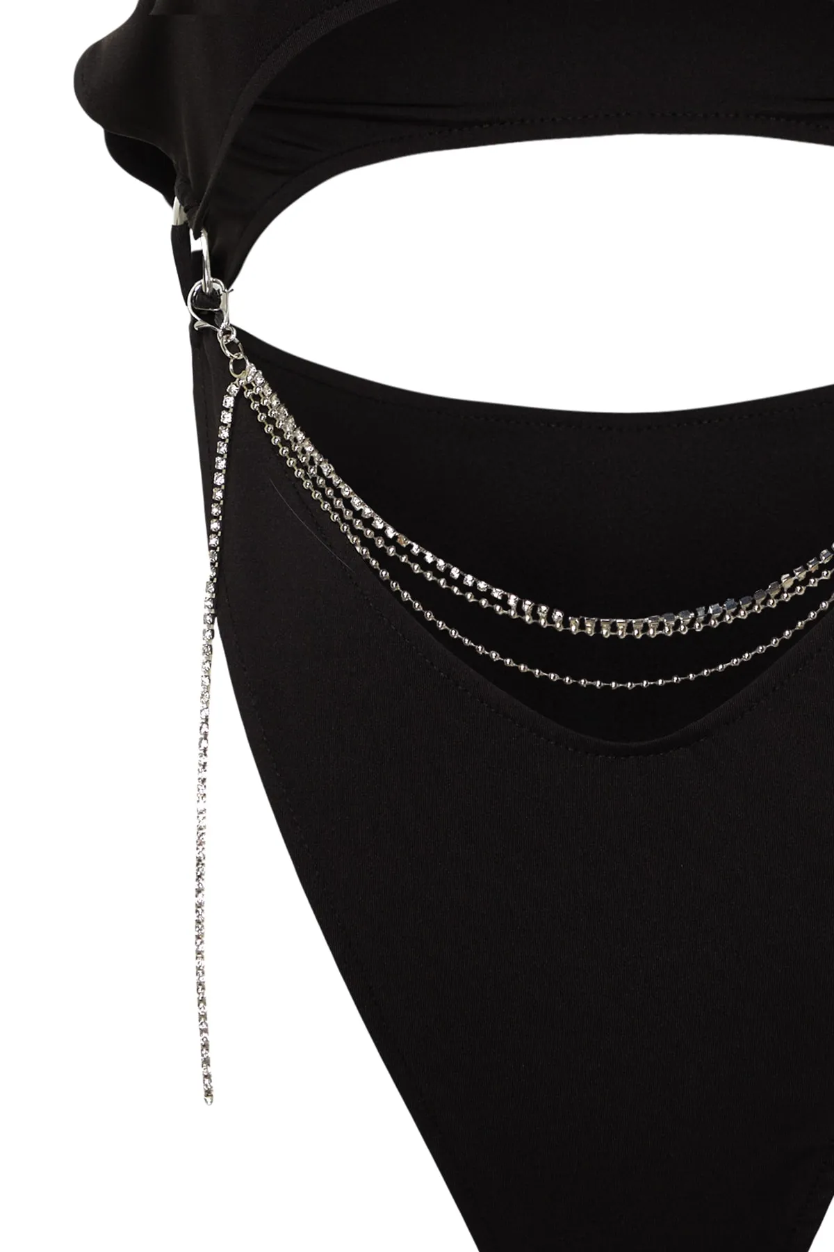 Trendyol Collection  X Zeynep Tosun Schwarzer Body mit hohem Beinausschnitt und Kettendetail TCLSS23BD00004