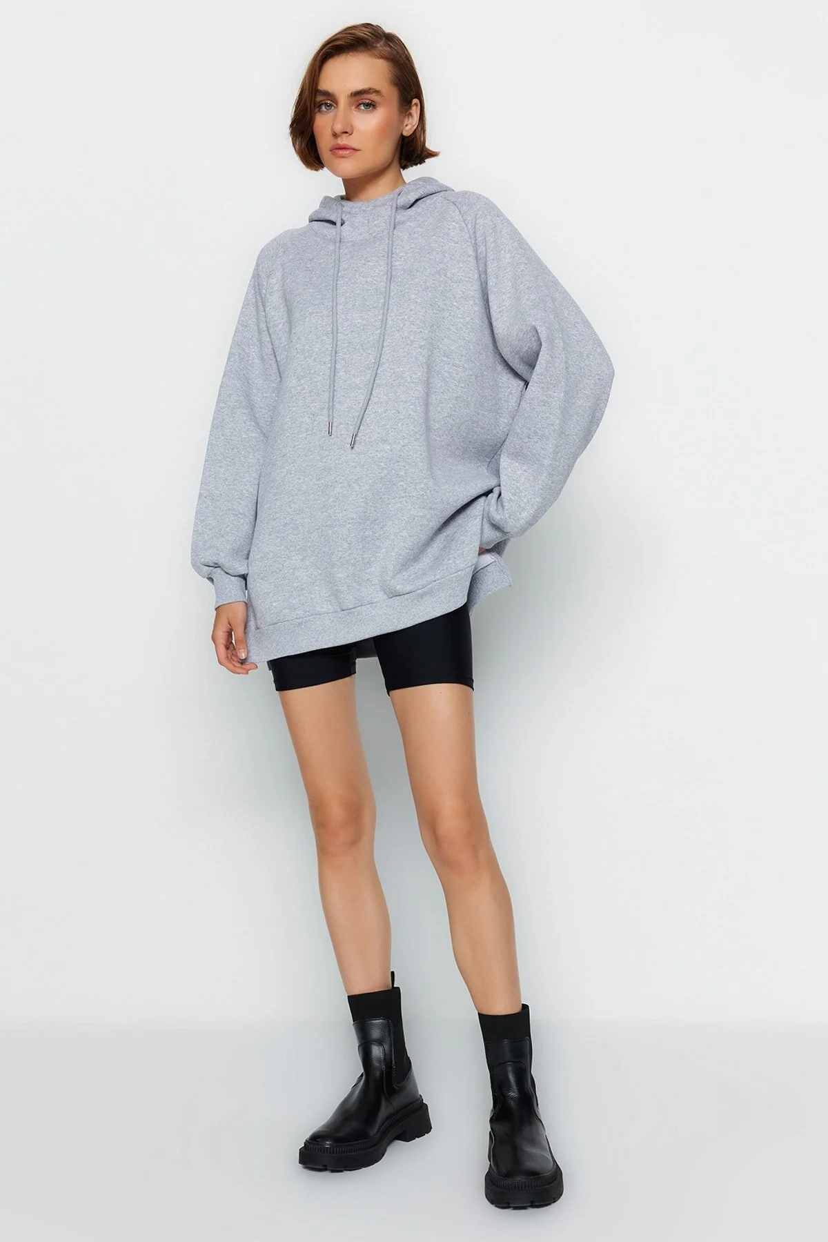 Trendyol Collection  Graues Oversize-Sweatshirt aus Rippstrick mit Kapuze