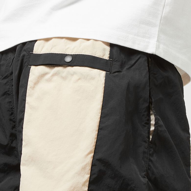 NIKE Tech Pack Woven Stripe Shorts black/sanddrift/sanddrift/black