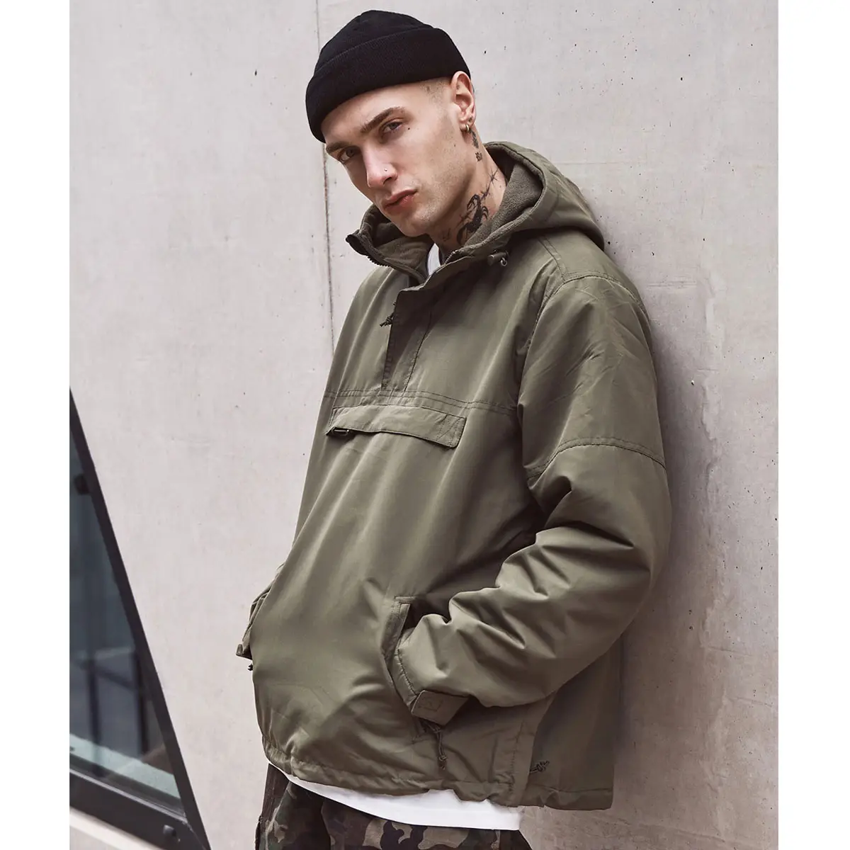Hooded Windbreaker oliv