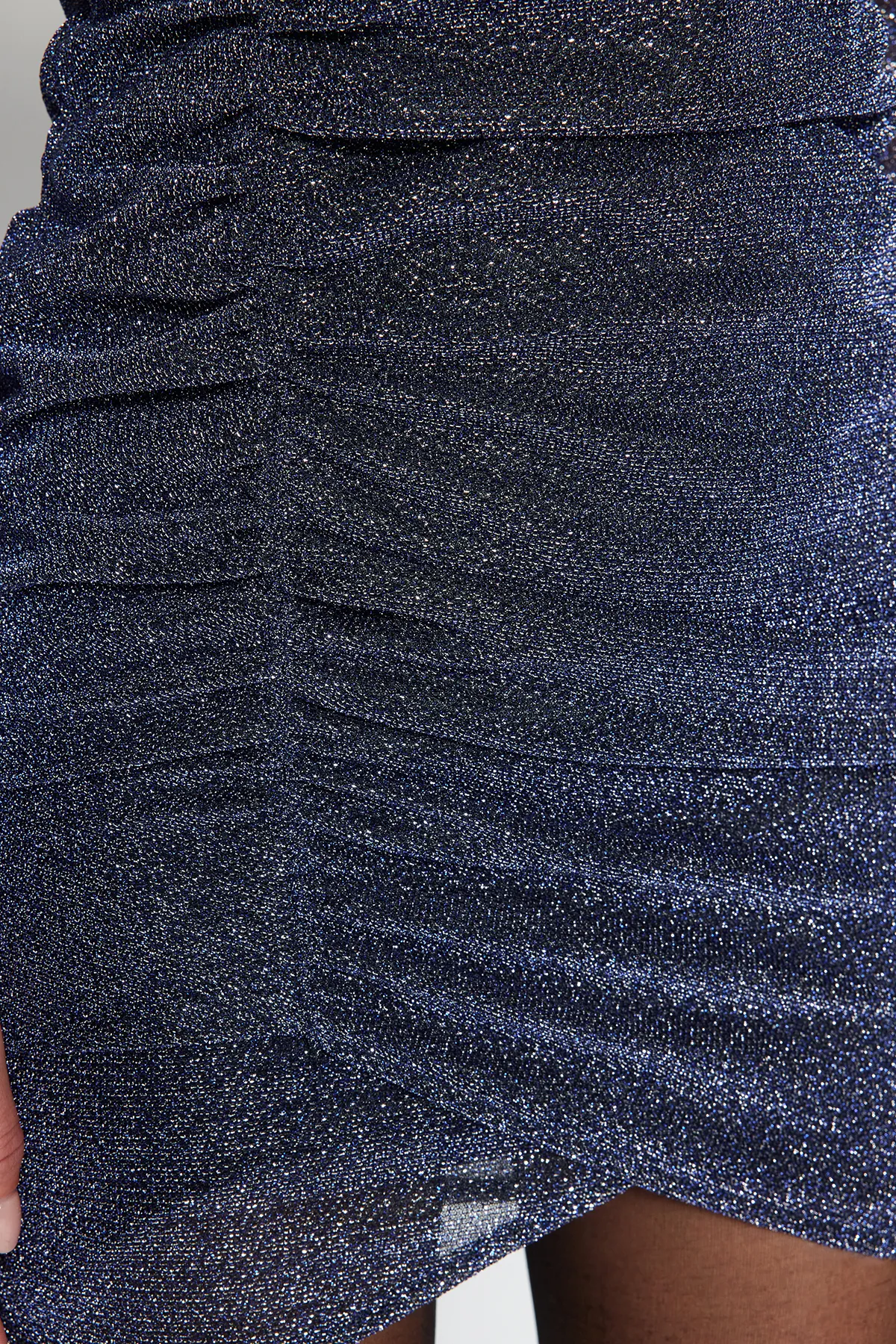 Trendyol Collection  Marineblaues, tailliertes, gestricktes, glänzendes, glitzerndes, elegantes Abendkleid TPRAW24EL00227