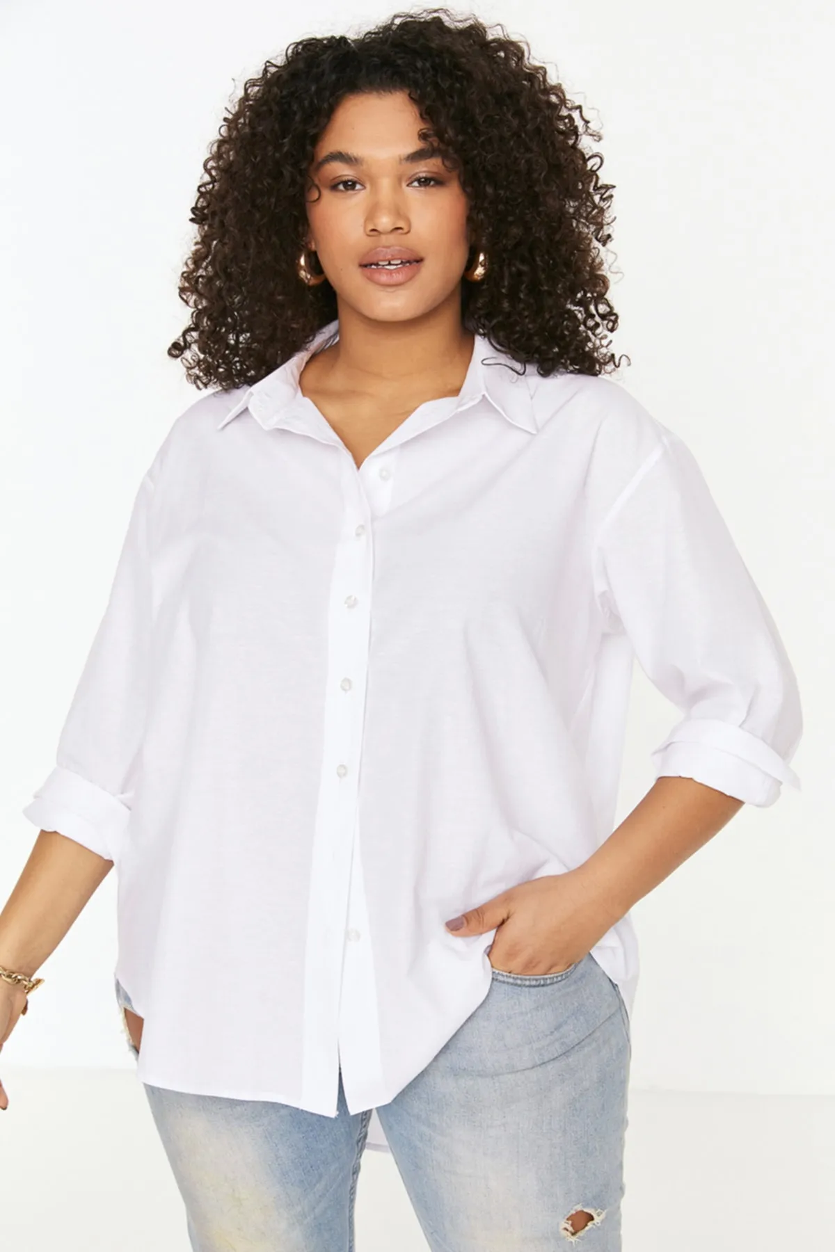 Trendyol Curve  Weißes gewebtes Hemd TBBSS22GO0319