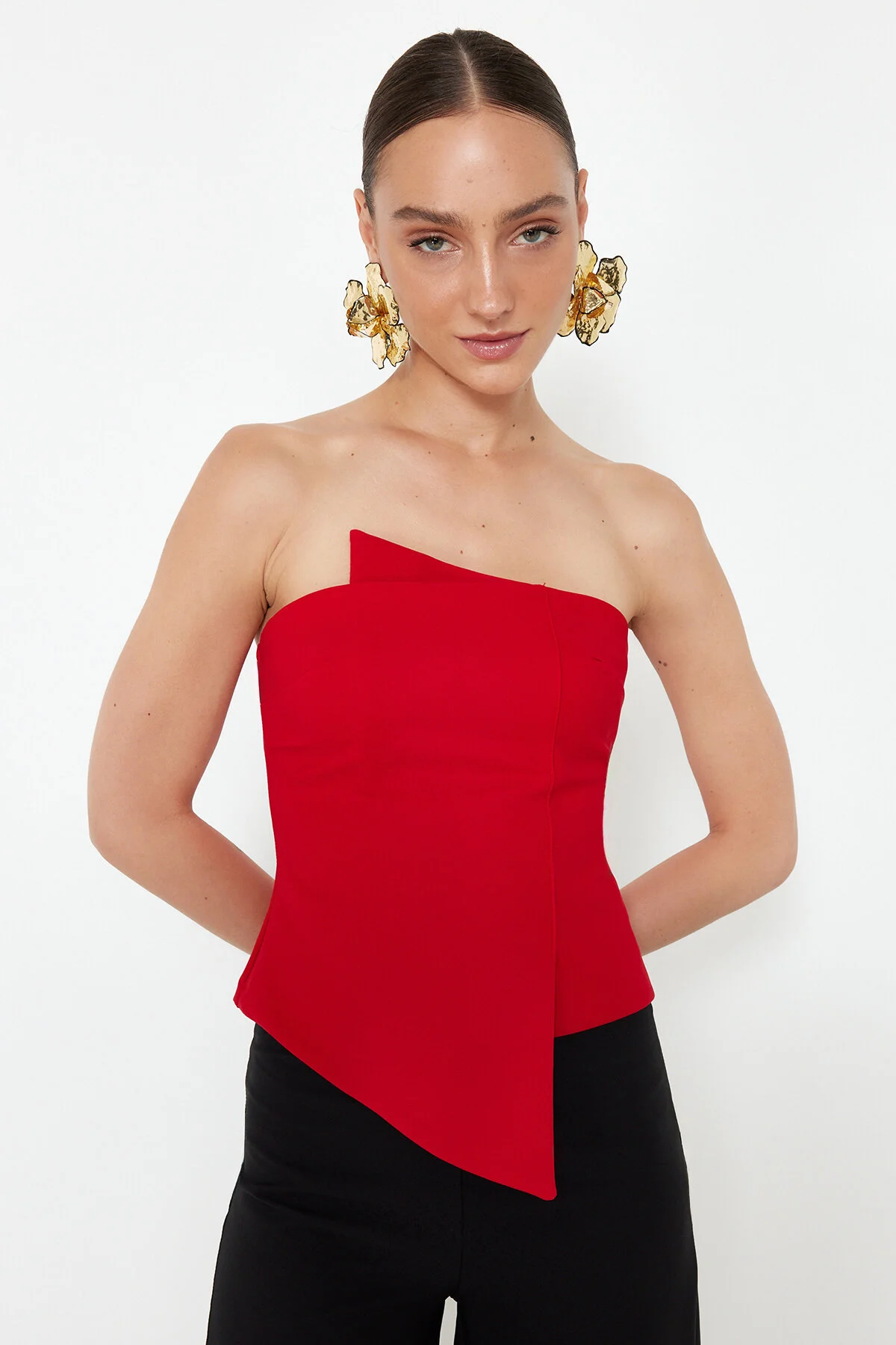 Trendyol Collection  Rotes gewebtes Body-Sitting-Bustier TPRSS24BZ00008