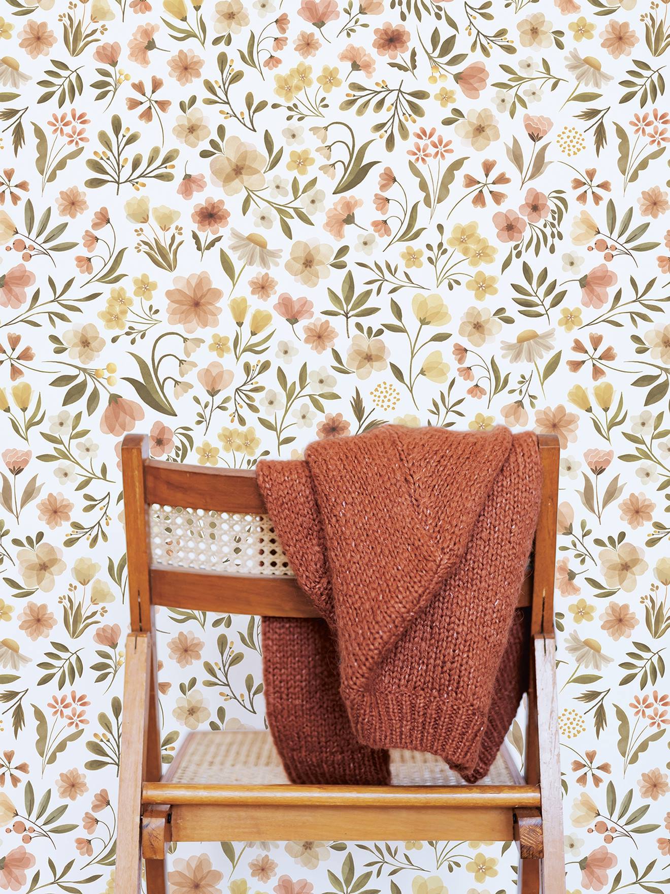 Lilipinso Kinderzimmer Vliestapete mit Wiesenblumen FELIDAE LILIPINSO - rosa nude