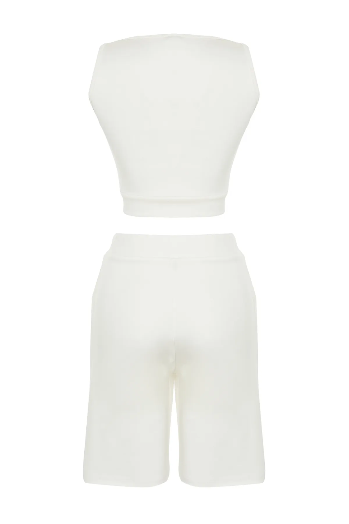 Trendyol Collection  Set aus Oberteil und Unterteil aus Strick mit weichem, strukturiertem Ecru-Label und Detail TWOSS24AU00127