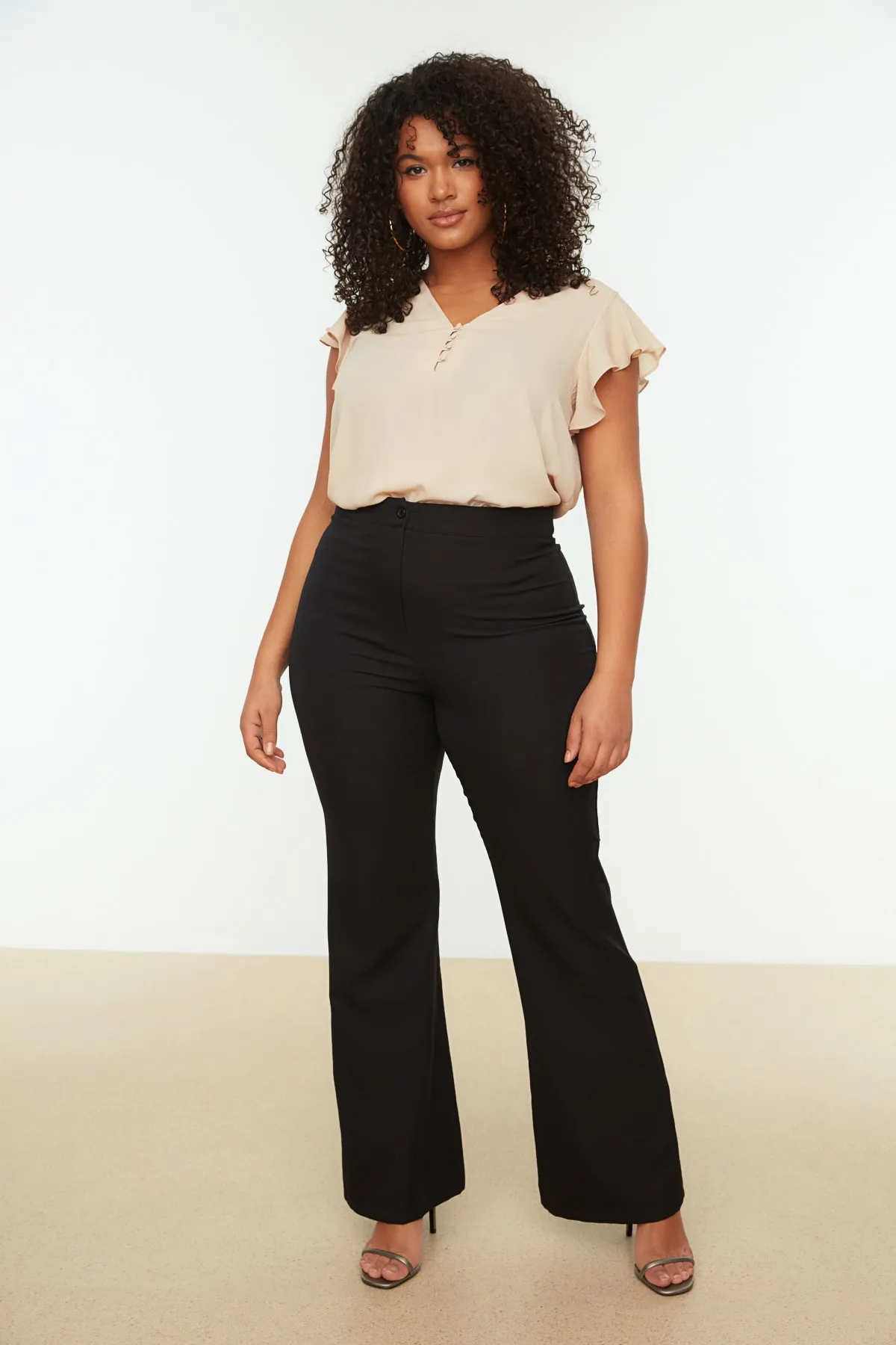 Trendyol Curve  Schwarze Hose mit weitem Bein