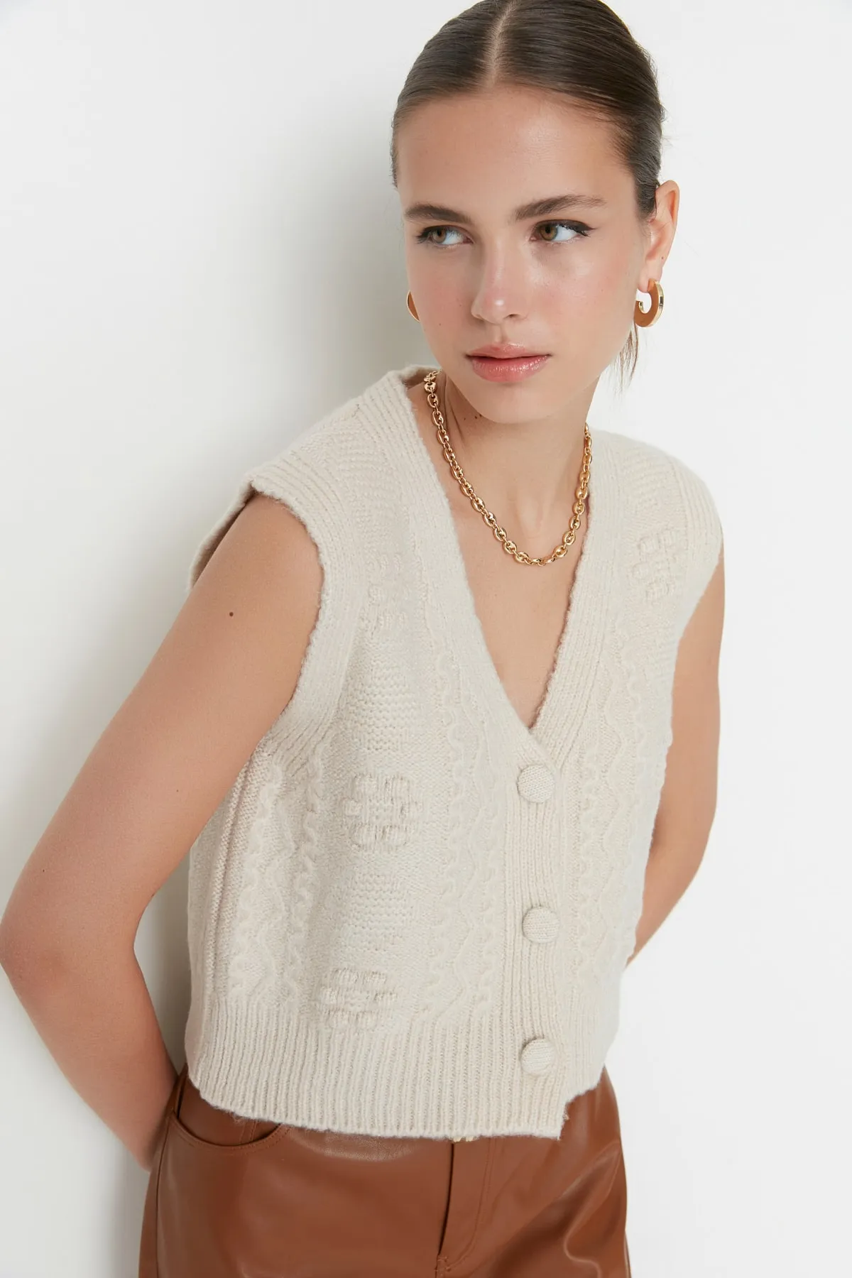 Trendyol Collection  Steinweicher strukturierter Strickpullover TWOAW22BZ0033